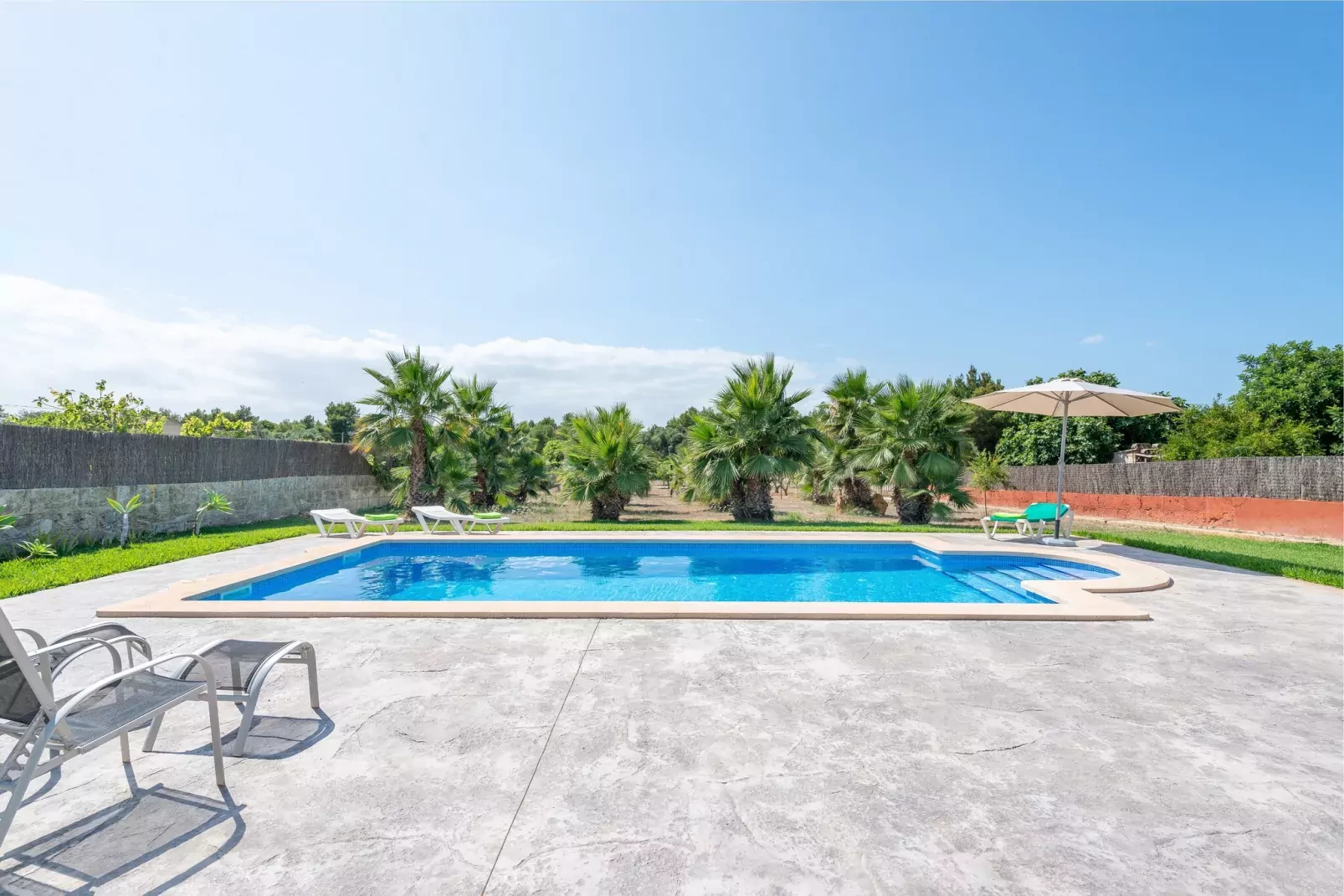 Can Calafat-Buitenkant zomer