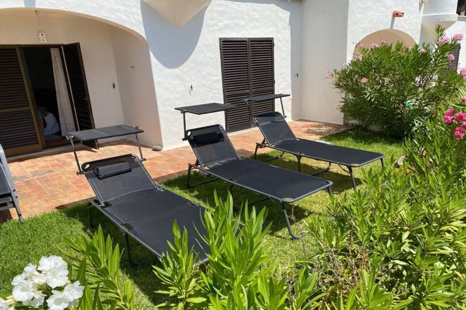 Reihenhaus in Armação de Pêra // Casa Ninho