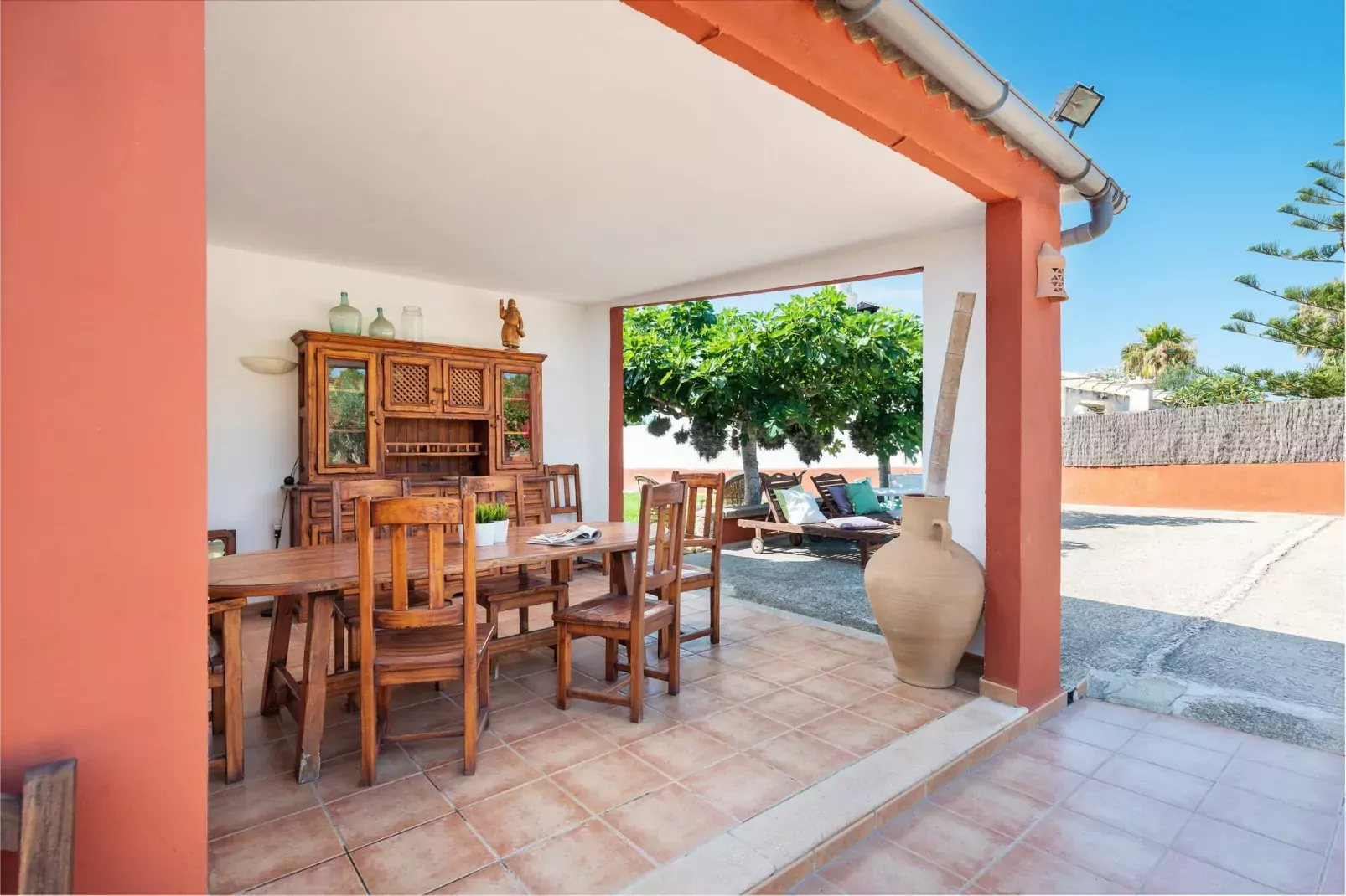Can Calafat-Buitenkant zomer