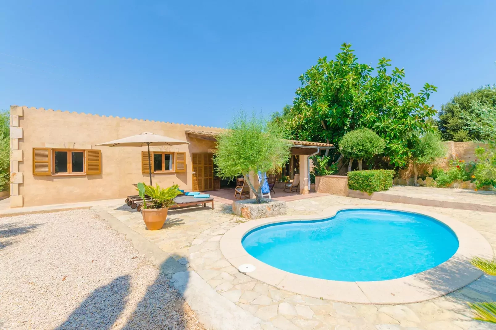 Finca Sa Plana-Buitenkant zomer