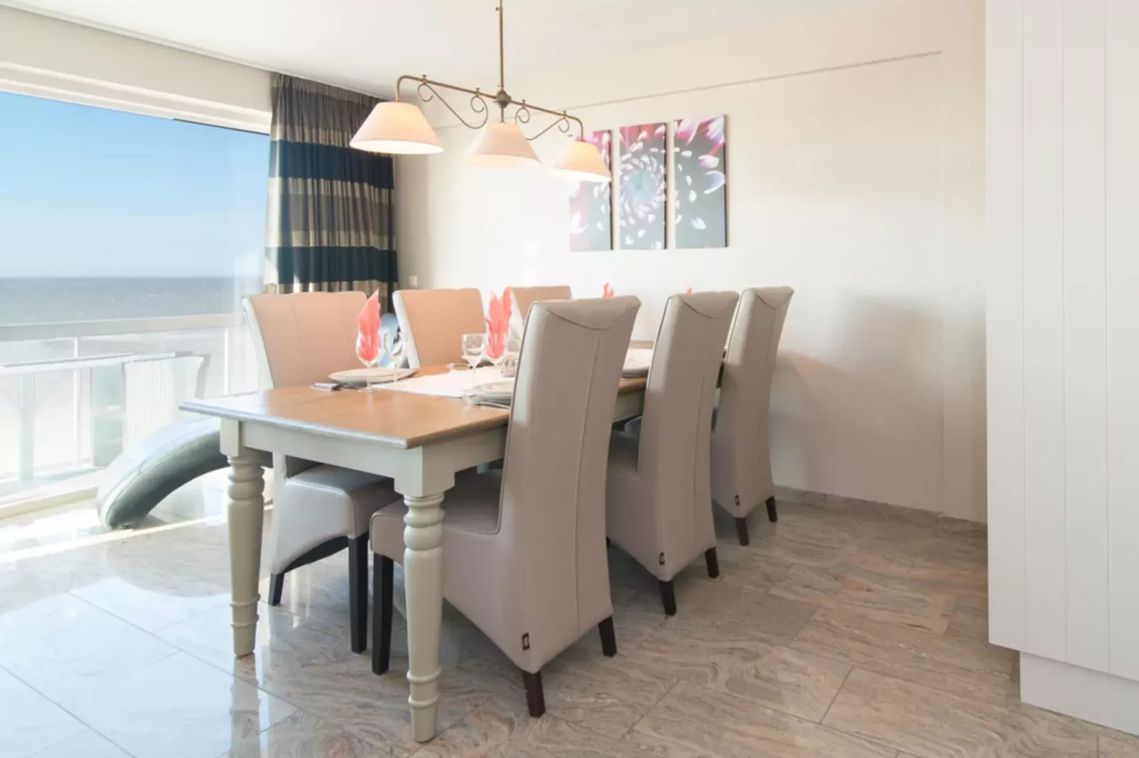 Belle Rive 0602-Eetkamer