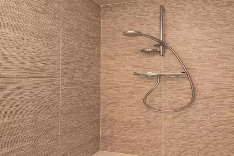 Triton 1-Badkamer