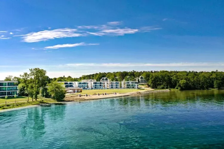 Apartments im MAREMÜRITZ Yachthafen Resort & Spa / Anker Penthouse Suite 2 Personen und 2 Kinder 3-15 Jahre-Buitenkant zomer