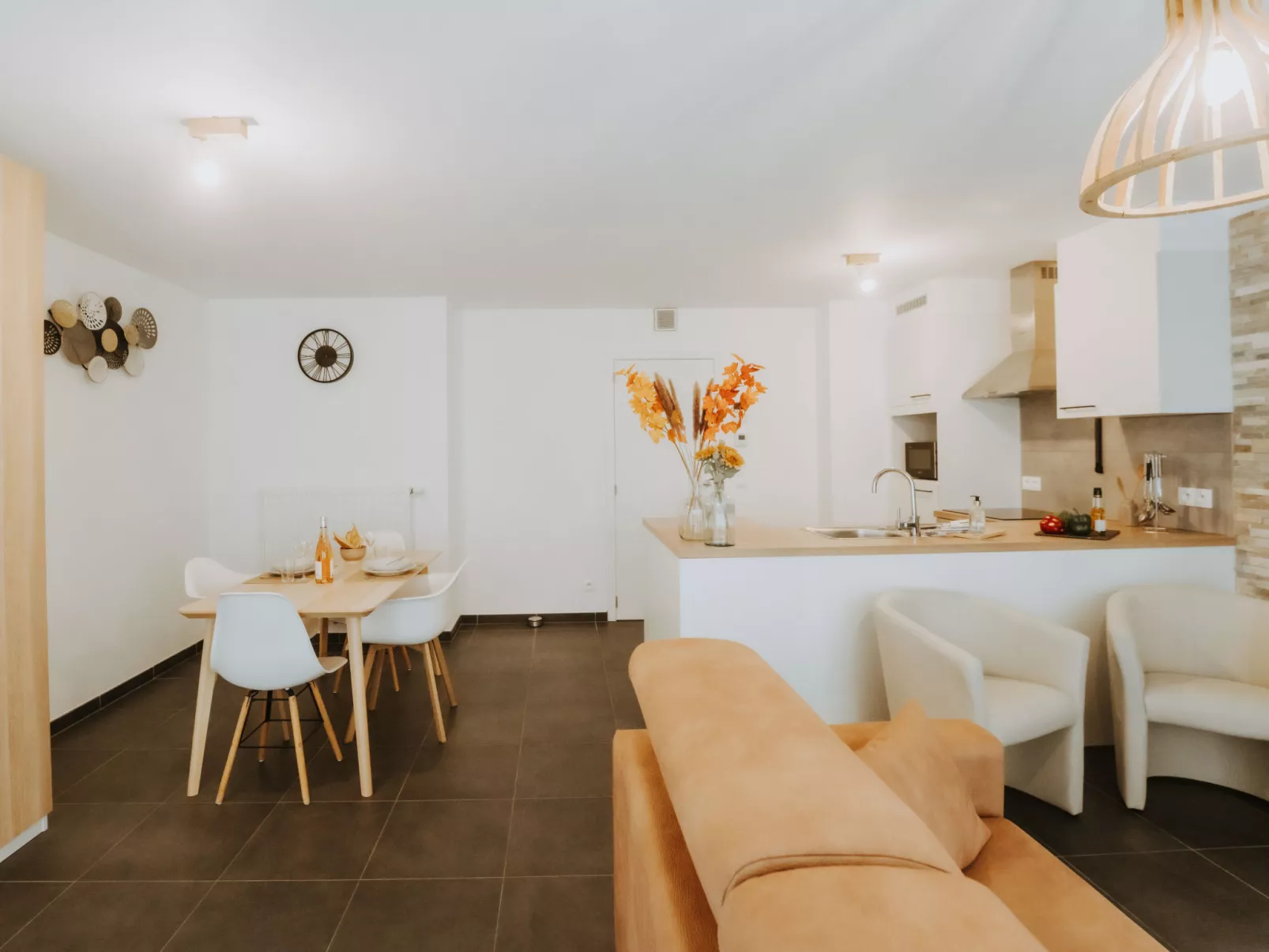Oasi with parking and terrace-Binnen