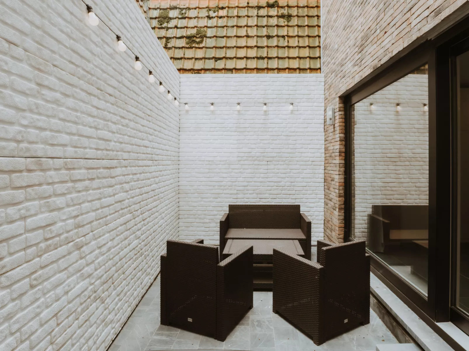 Oasi with parking and terrace-Buiten