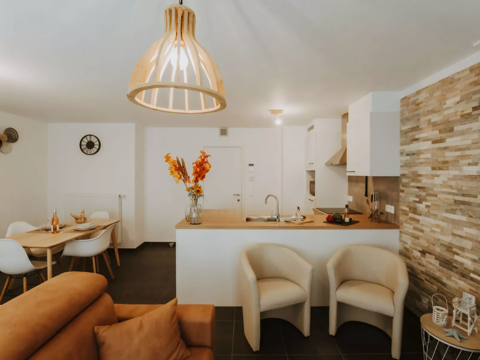 Oasi with parking and terrace-Binnen