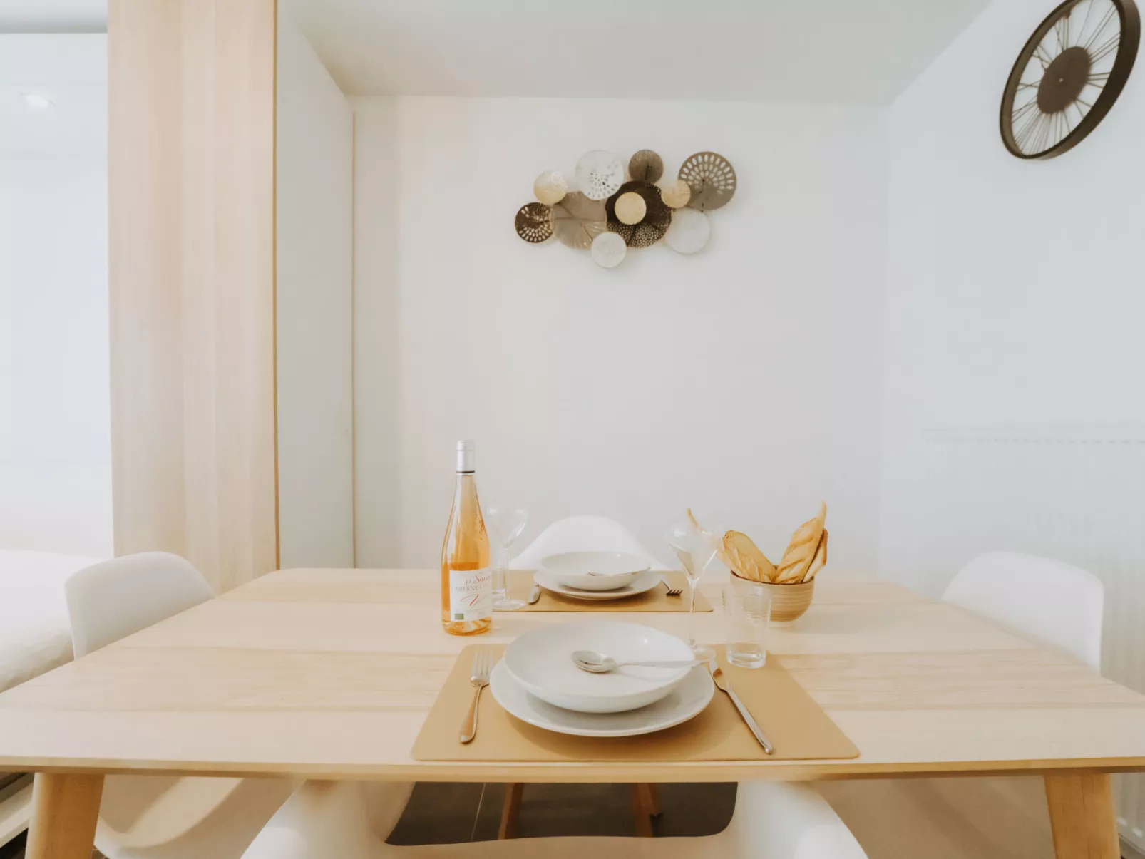 Oasi with parking and terrace-Binnen