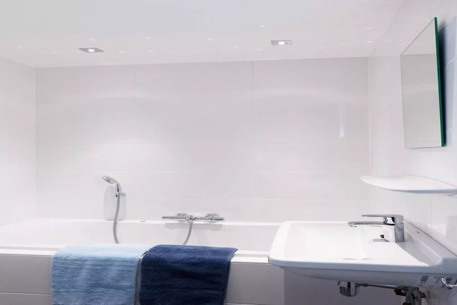 Skip Wellness de luxe met sauna-Badkamer