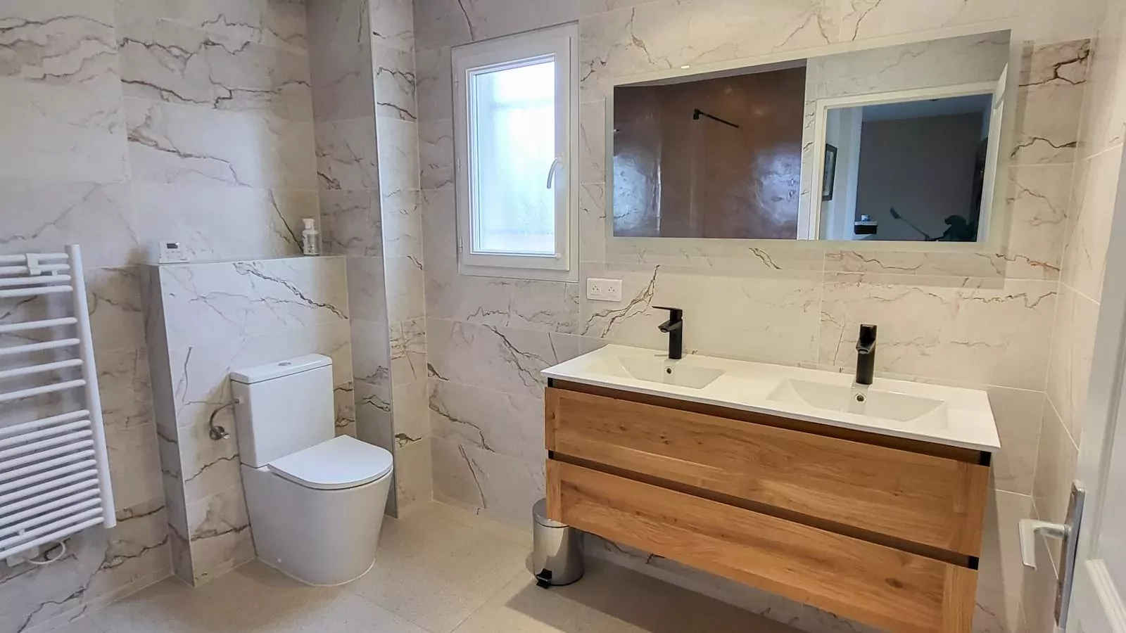 Les Burons-Badkamer