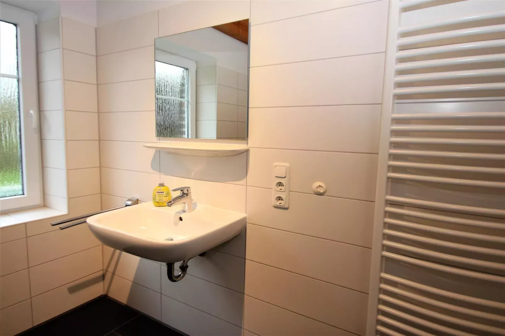 Großes Ferienhaus in einer Feriensiedlung-Badkamer