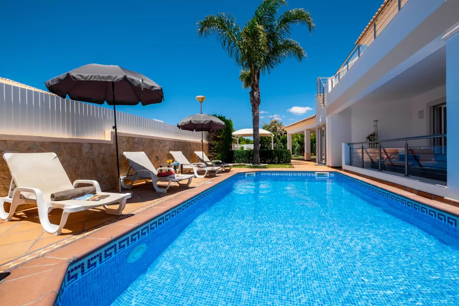 Villa Laguna-Buitenkant zomer