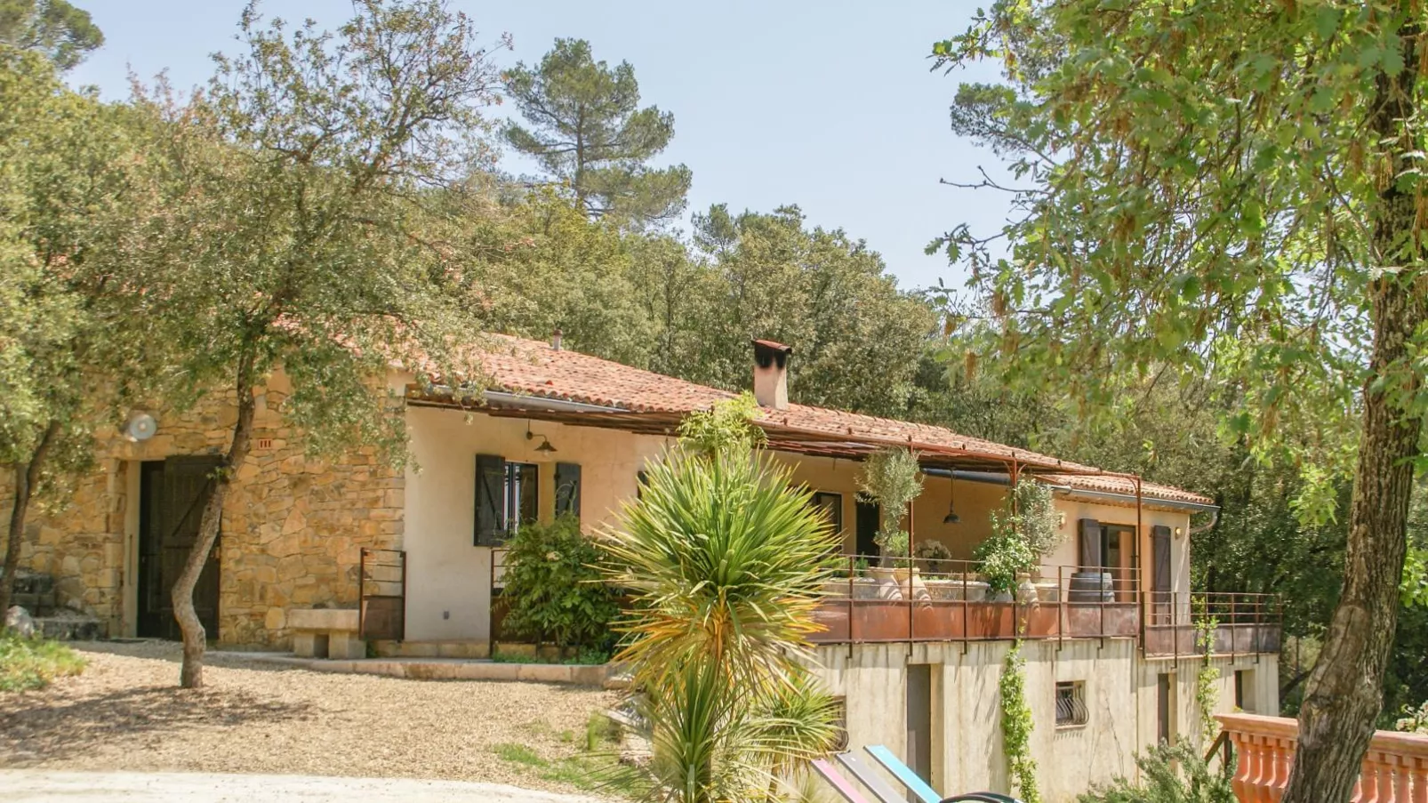 La Bastide Romaine-Buitenkant zomer