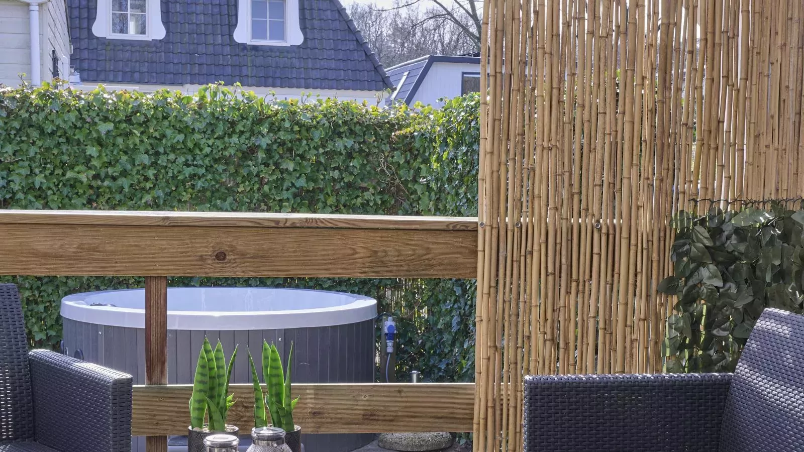 T Kaatsheuveltje 7-Terrasbalkon