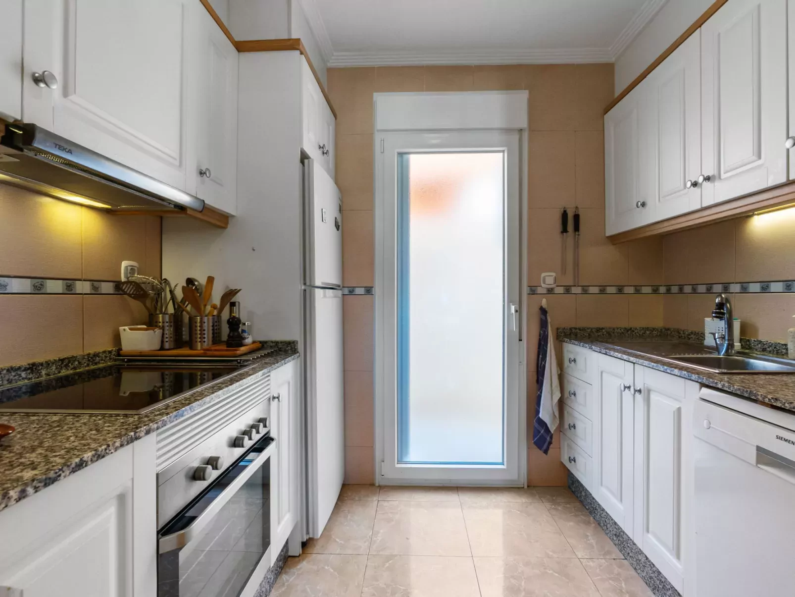 Residencial Villa Madrid-Binnen