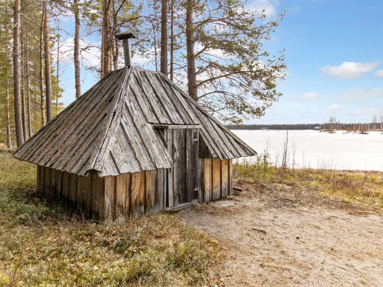 Keloaitta-Buiten