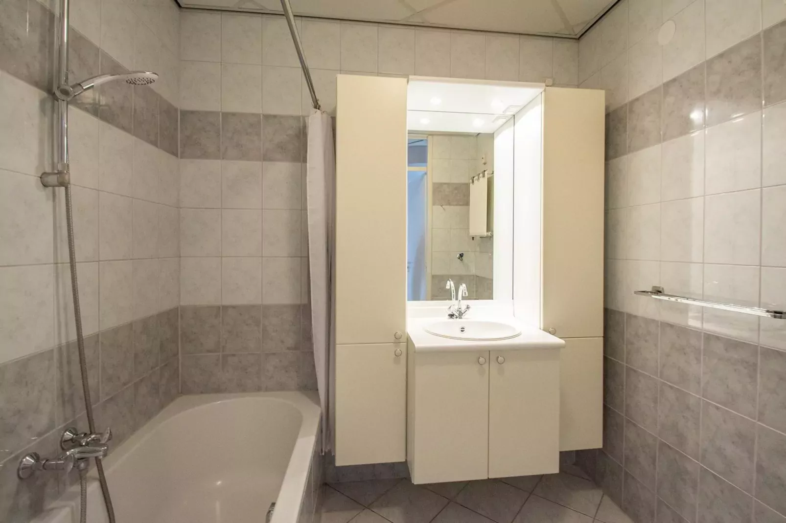 Strandslag 107-Badkamer