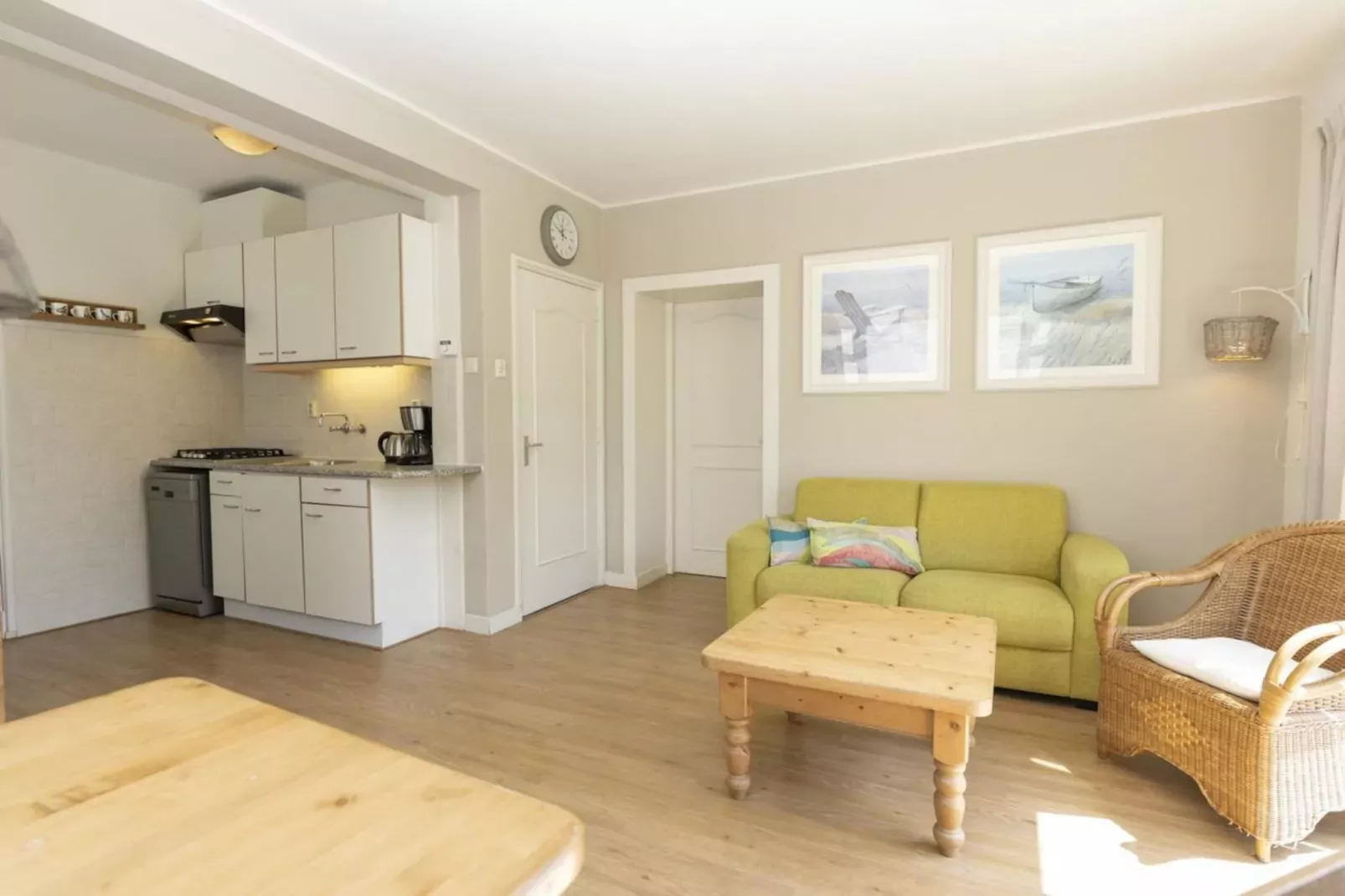 Strandhuys Alikruik-Woonkamer