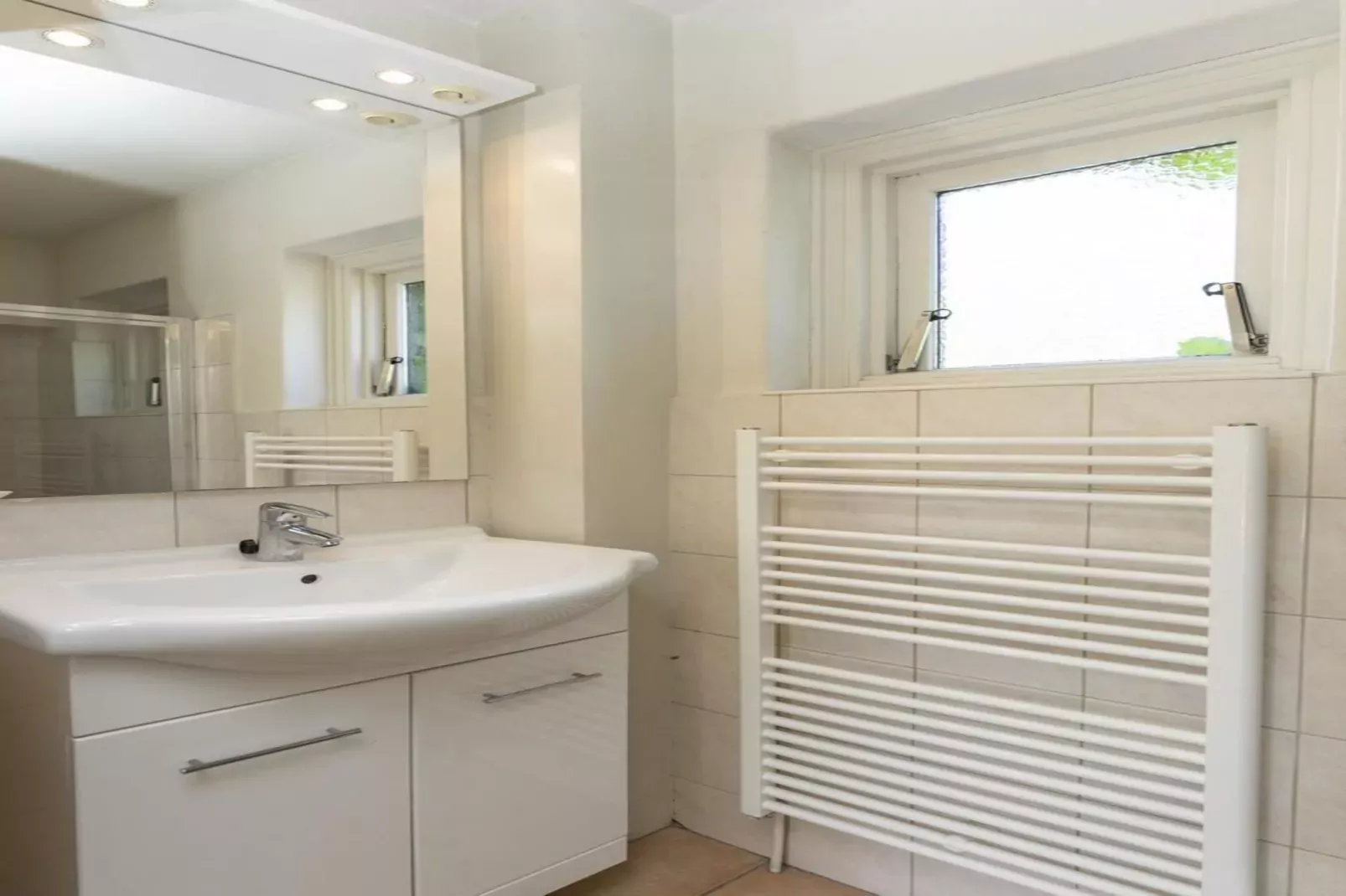Strandhuys Alikruik-Badkamer