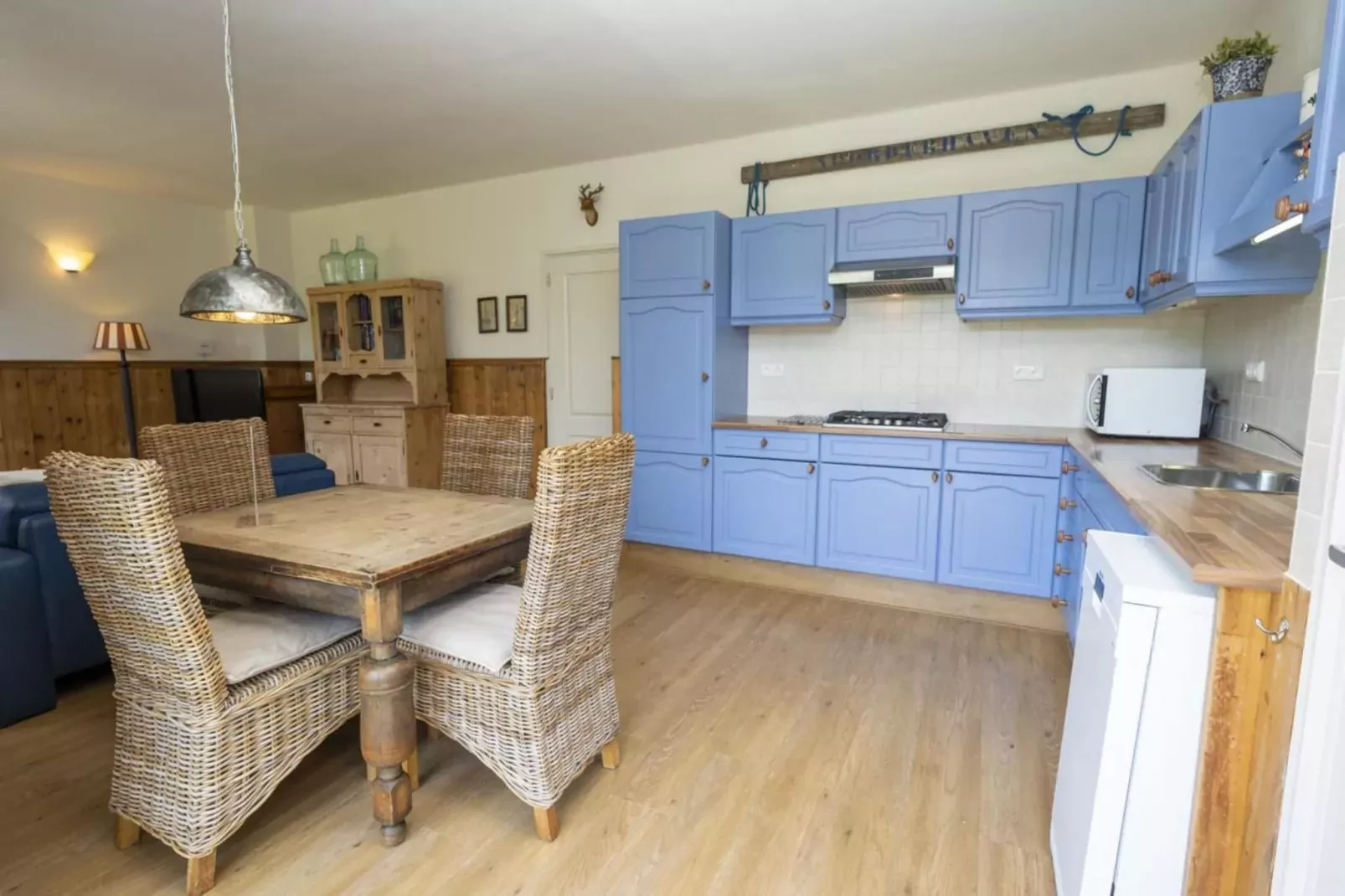 Strandhuys Schelp-Eetkamer