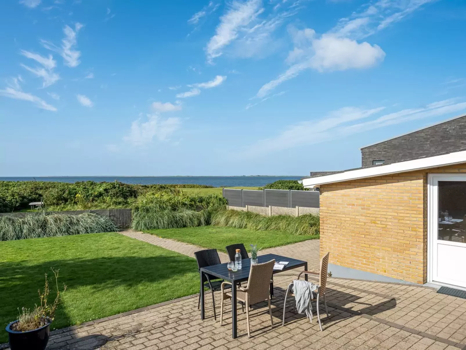 "Bergulv" - 20km from the sea-Buiten