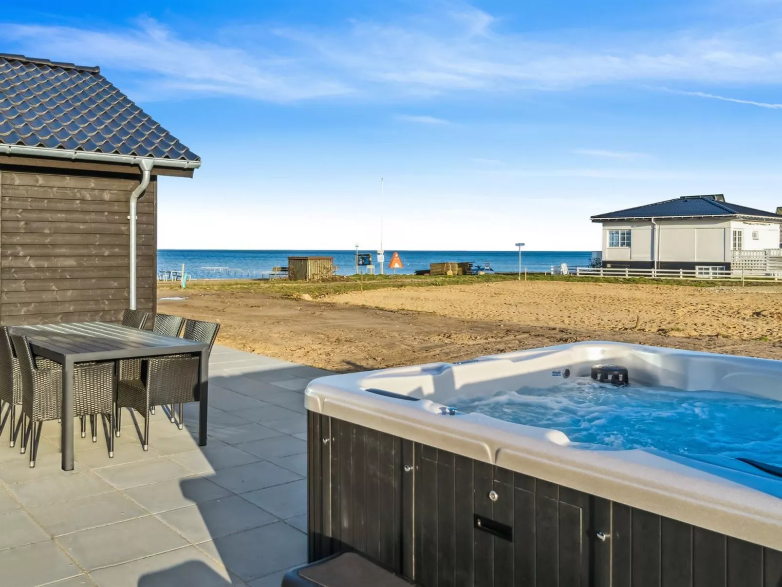 "Eino" - 30m from the sea-Buiten