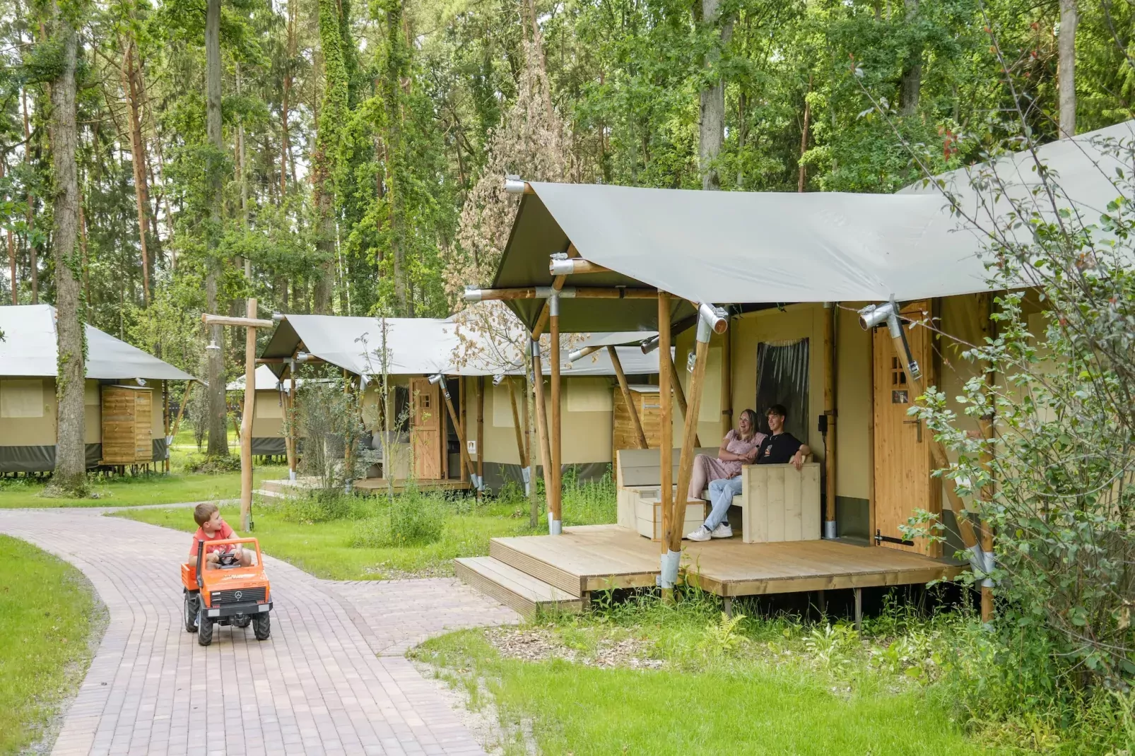 Tongasoa-Lodges 2 Personen-Buitenkant zomer