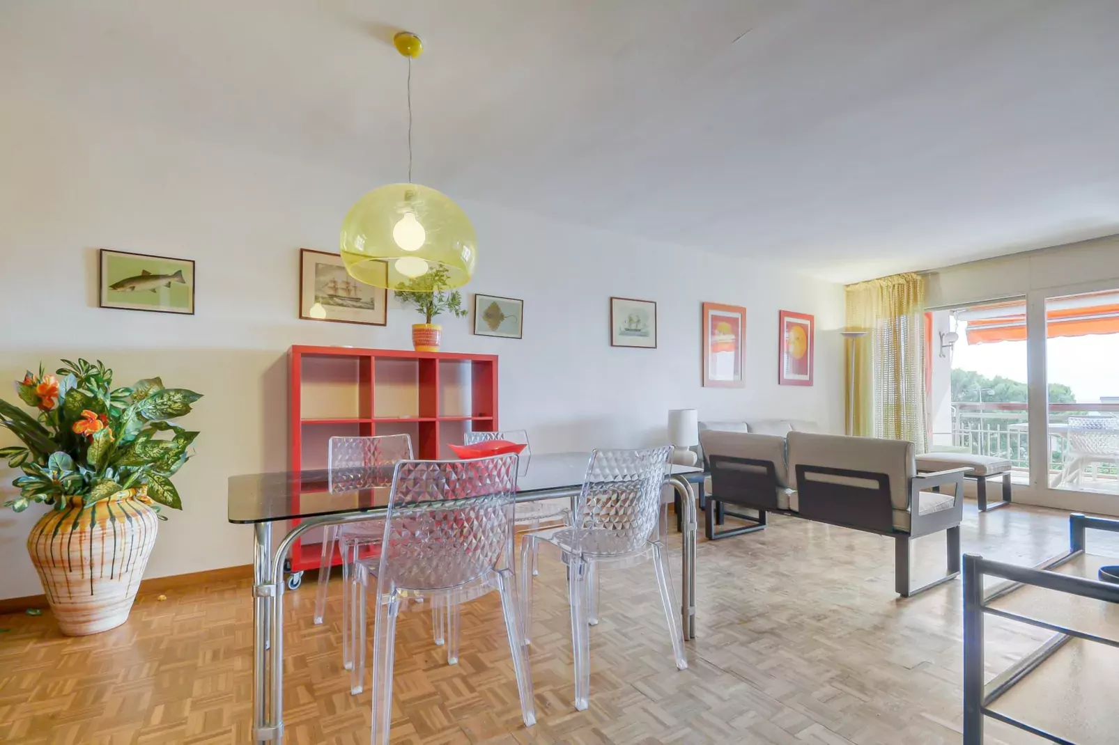 CAN PARAMON D 2 2 Roses-Eetkamer