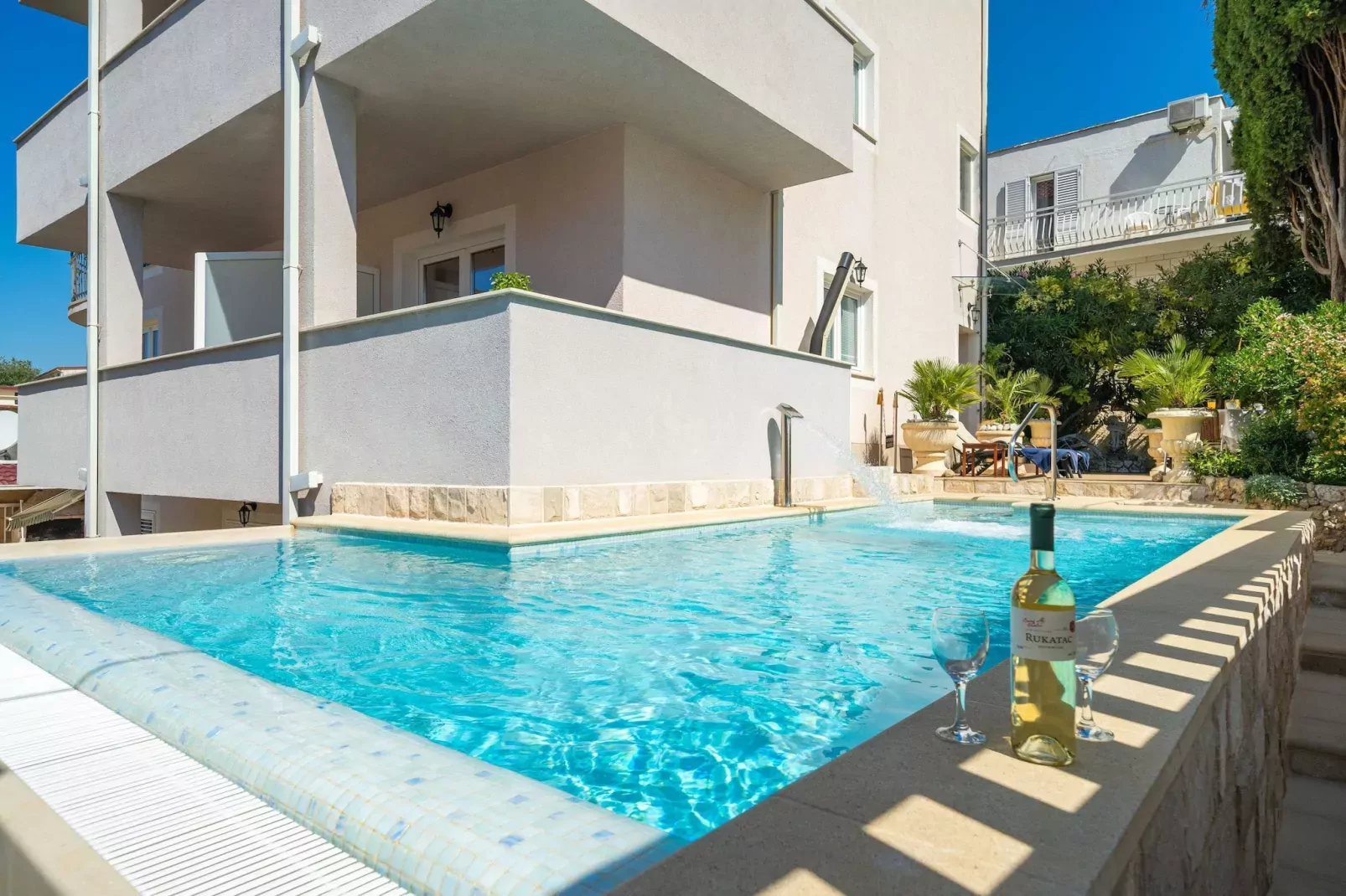 Villa Aura - Comfort double room-Zwembad