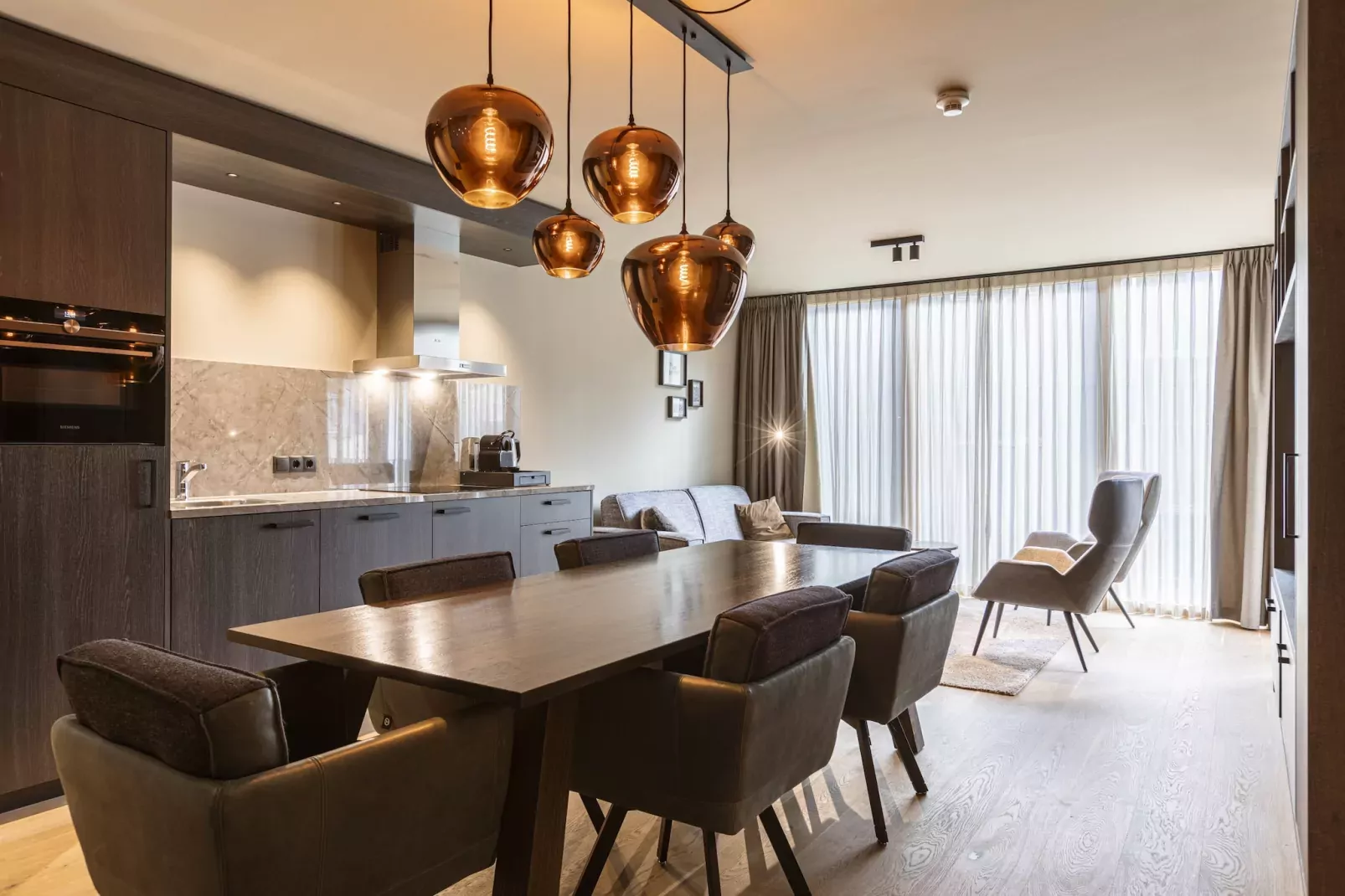 Montafon Suites Schruns 01-Eetkamer