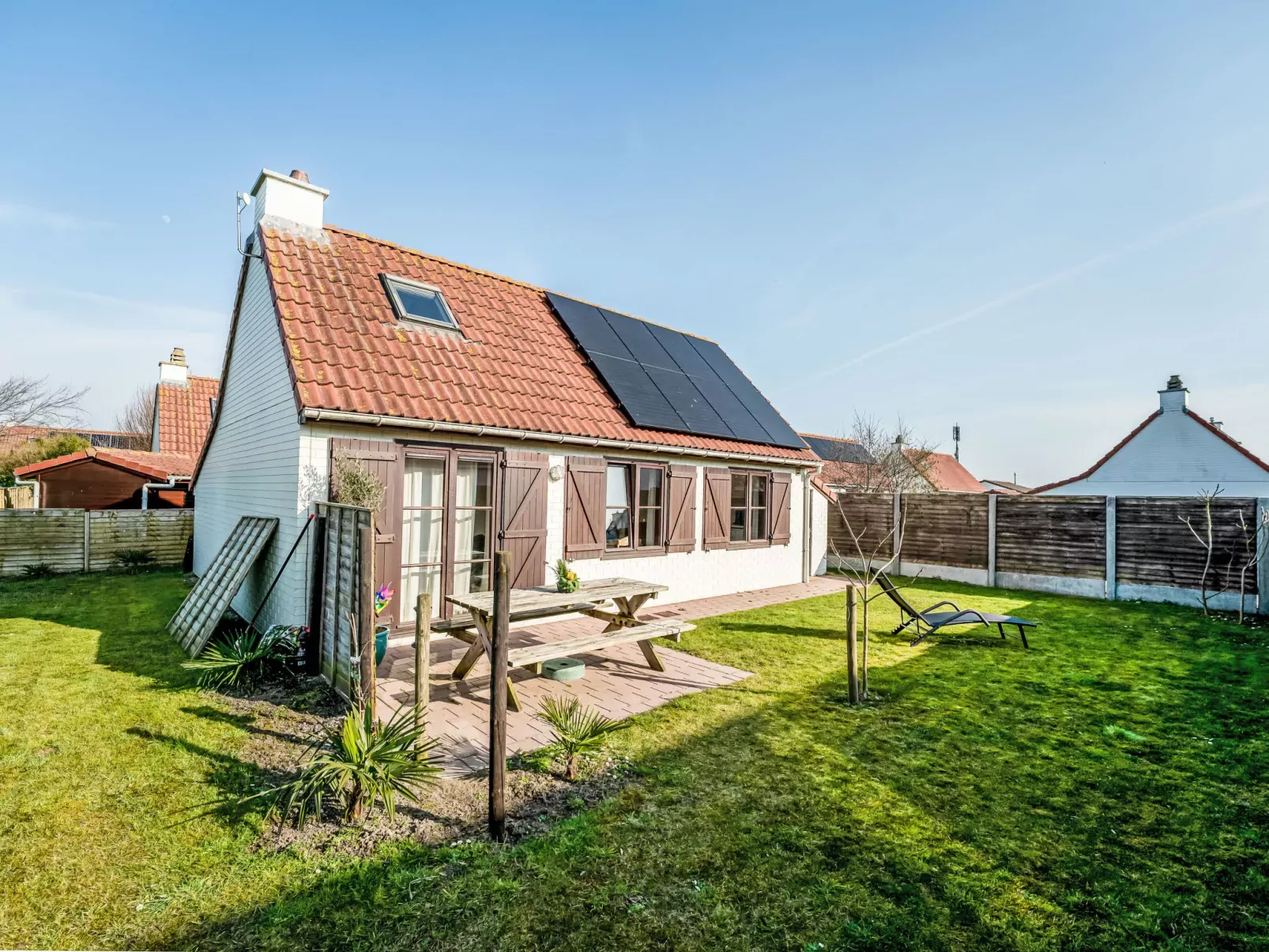Pippa with parking & garden-Buiten