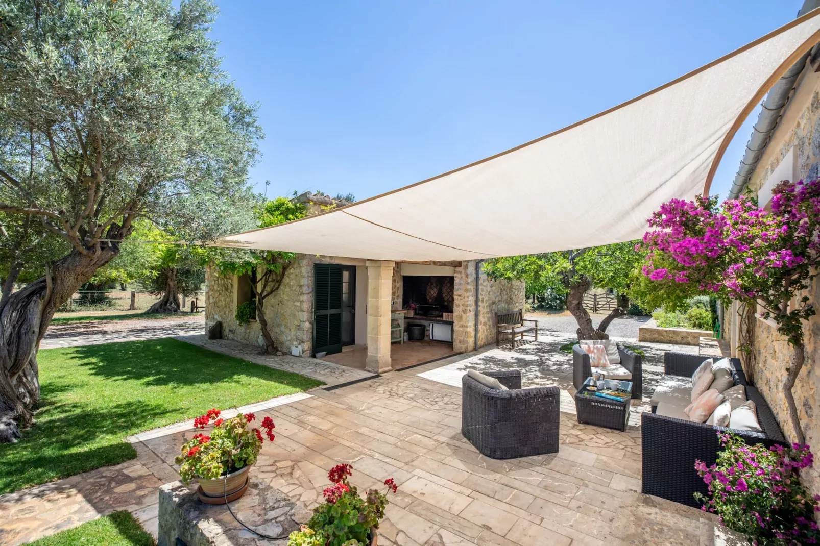 Xaona, Finca 5StarsHome Mallorca-Terrasbalkon