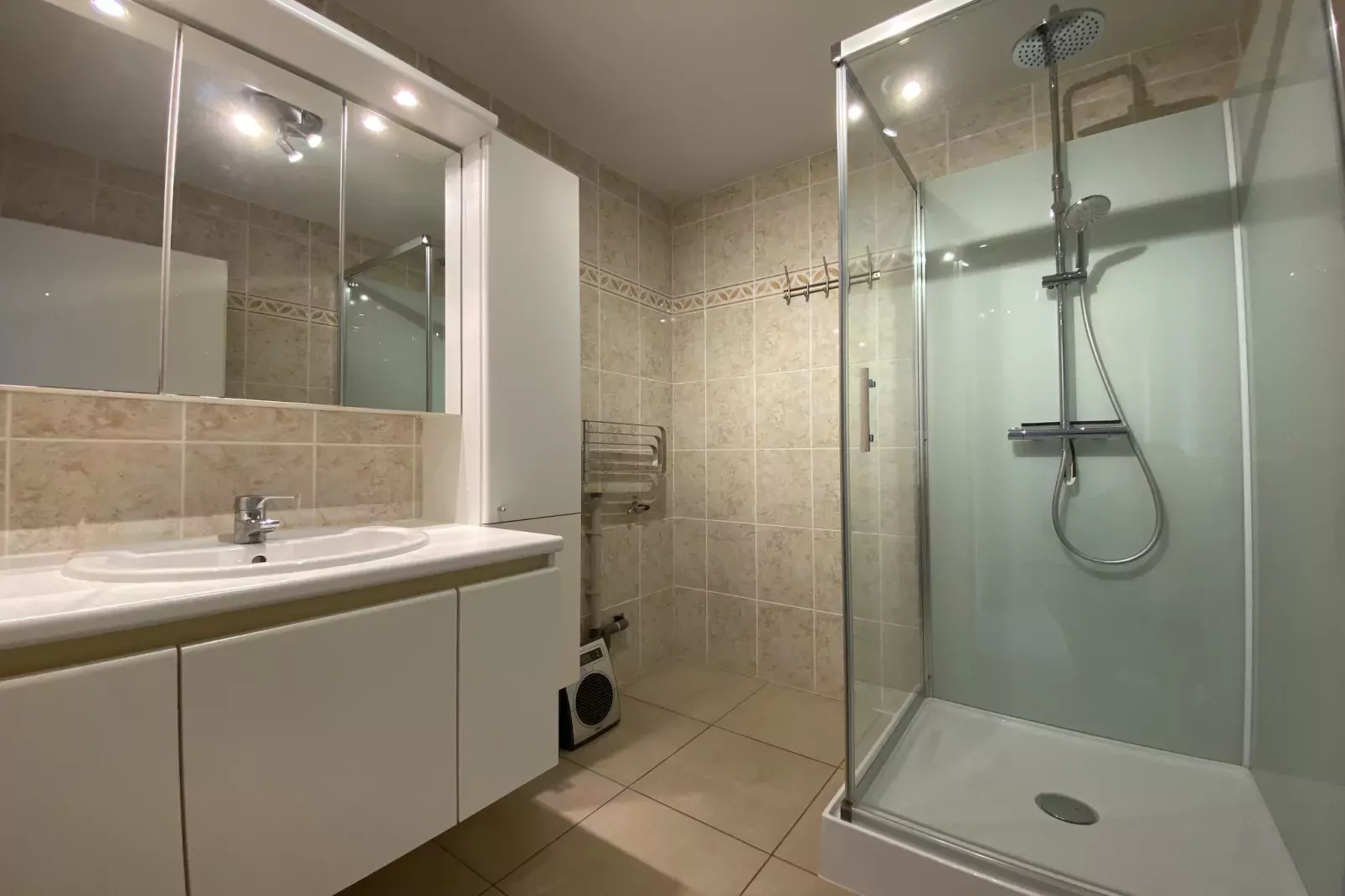 APOLLO VII 0303PK-Badkamer