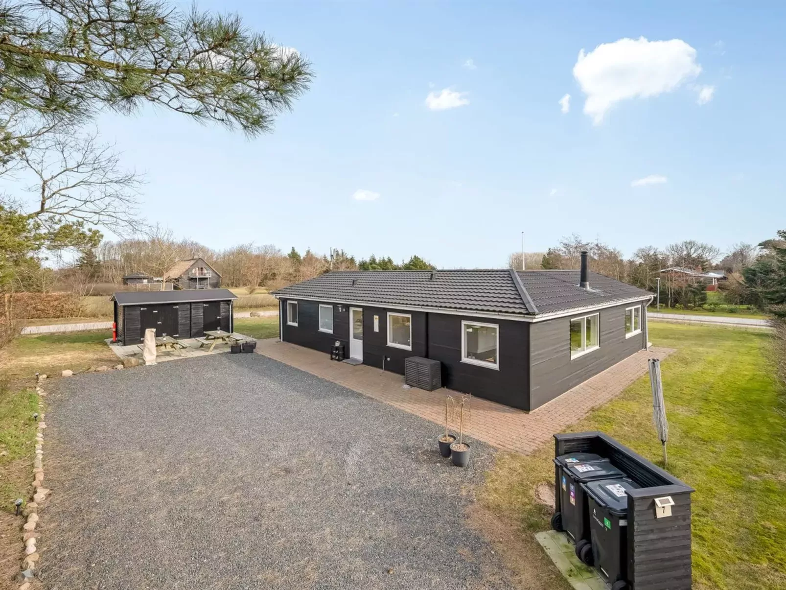 "Amine" - 300m to the inlet-Buiten