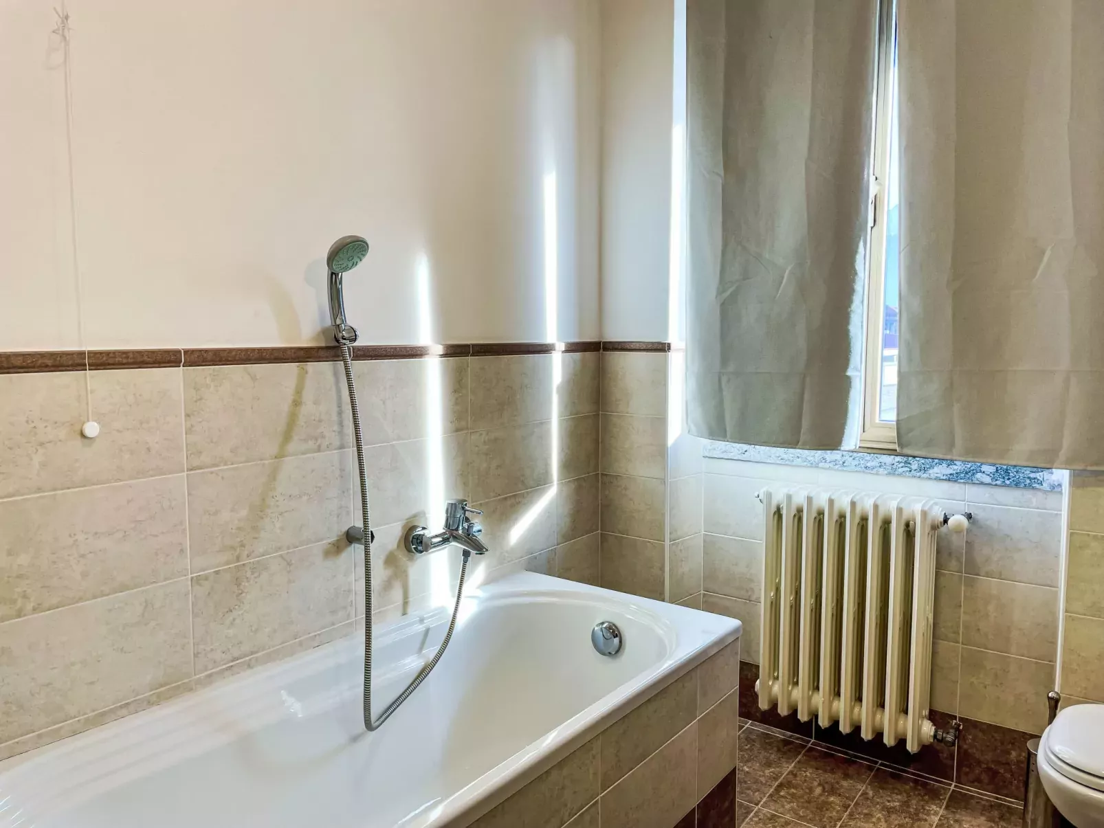 Domaso central apartment-Binnen