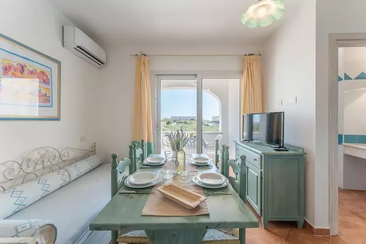Le Residence del Maria Rosaria Orosei - Bilo 5-Eetkamer