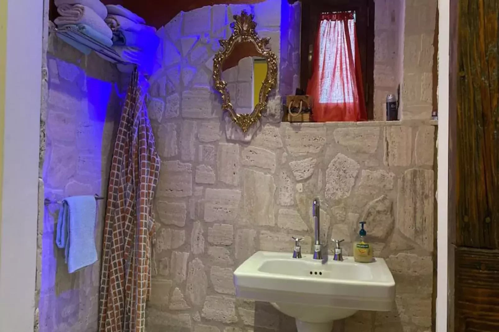 Casa Carlotta-Badkamer
