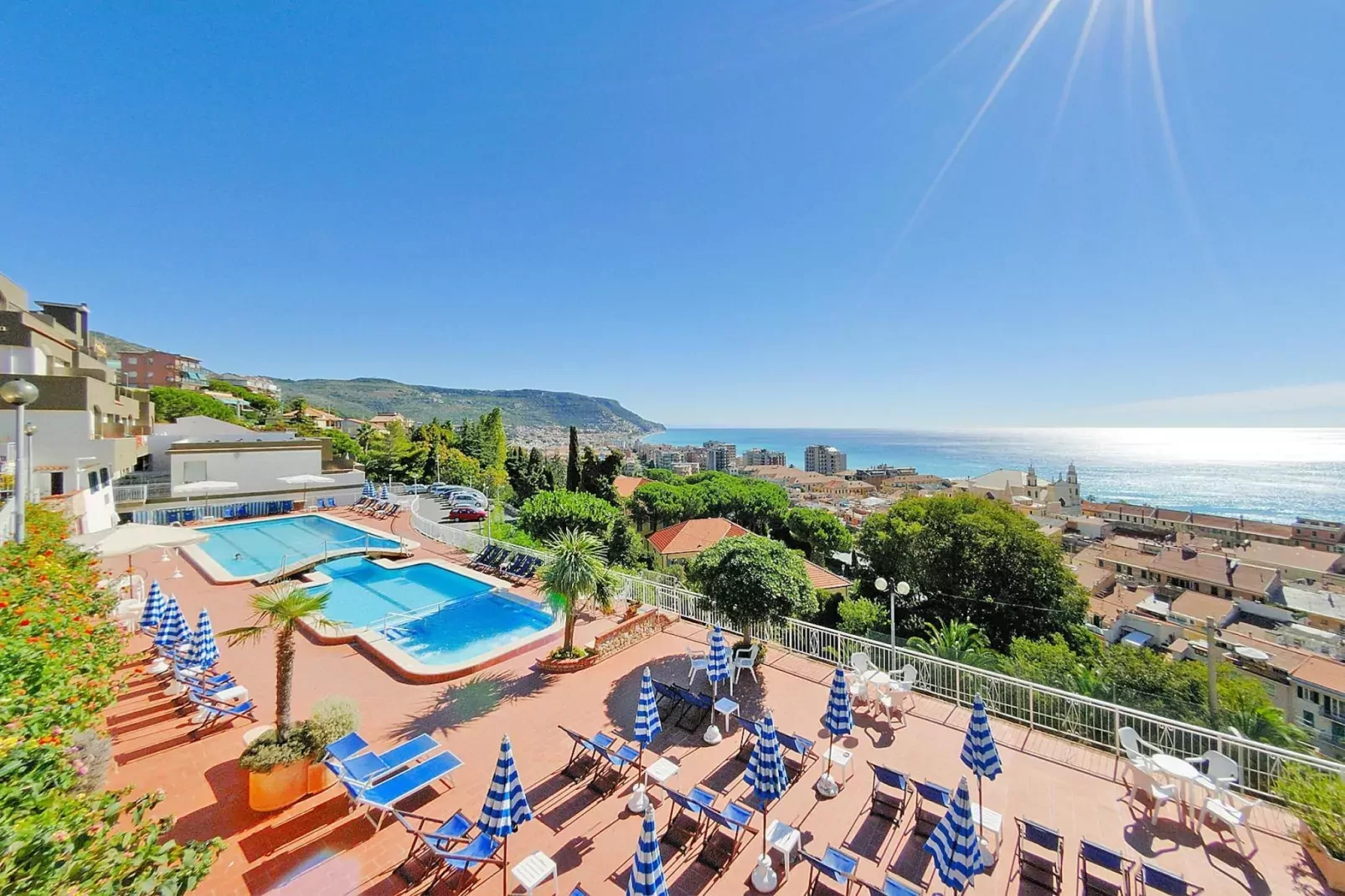Residence Sant'Anna Pietra Ligure - old B6 / B6 CL Classic - new B5 classic-Zwembad