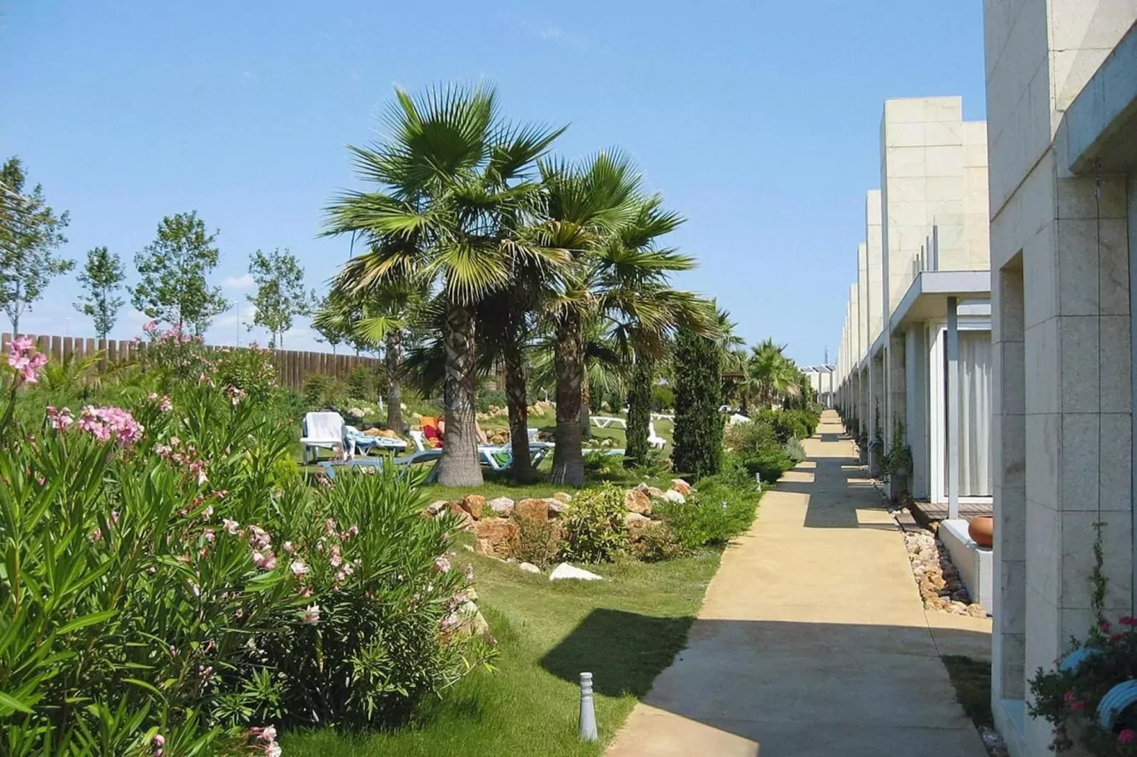 L' Escala trasero T24-Buitenkant zomer