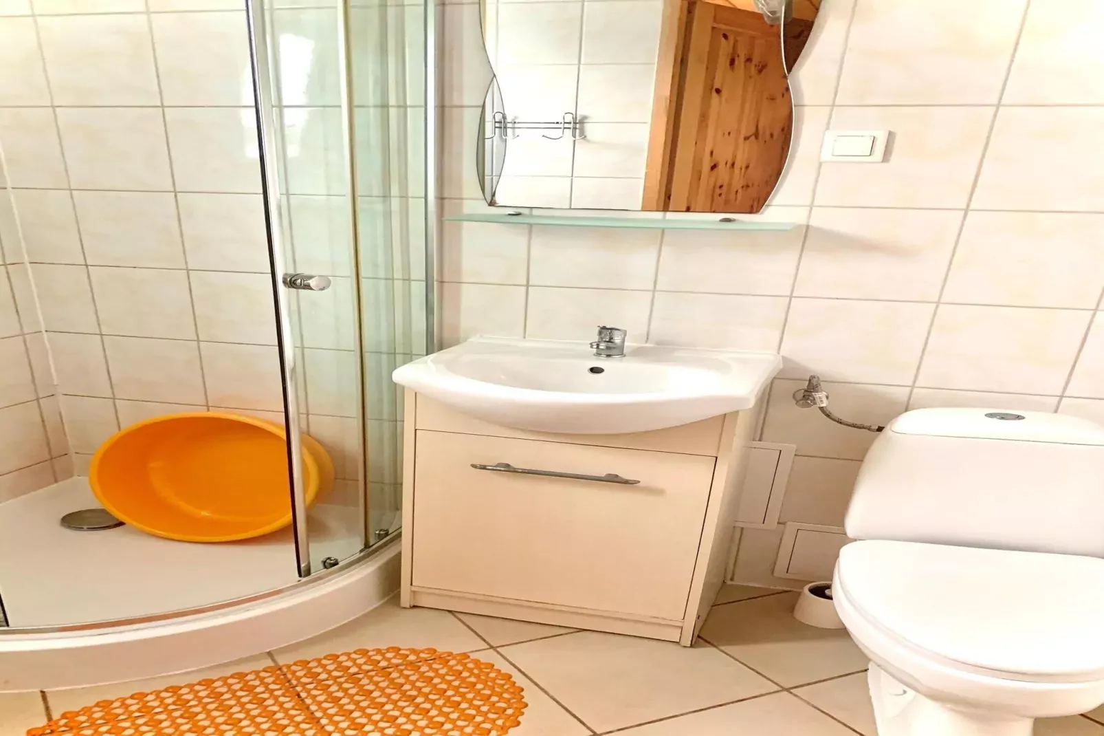 Domek STANDARD dla 4 osób Sarbinowo-Badkamer