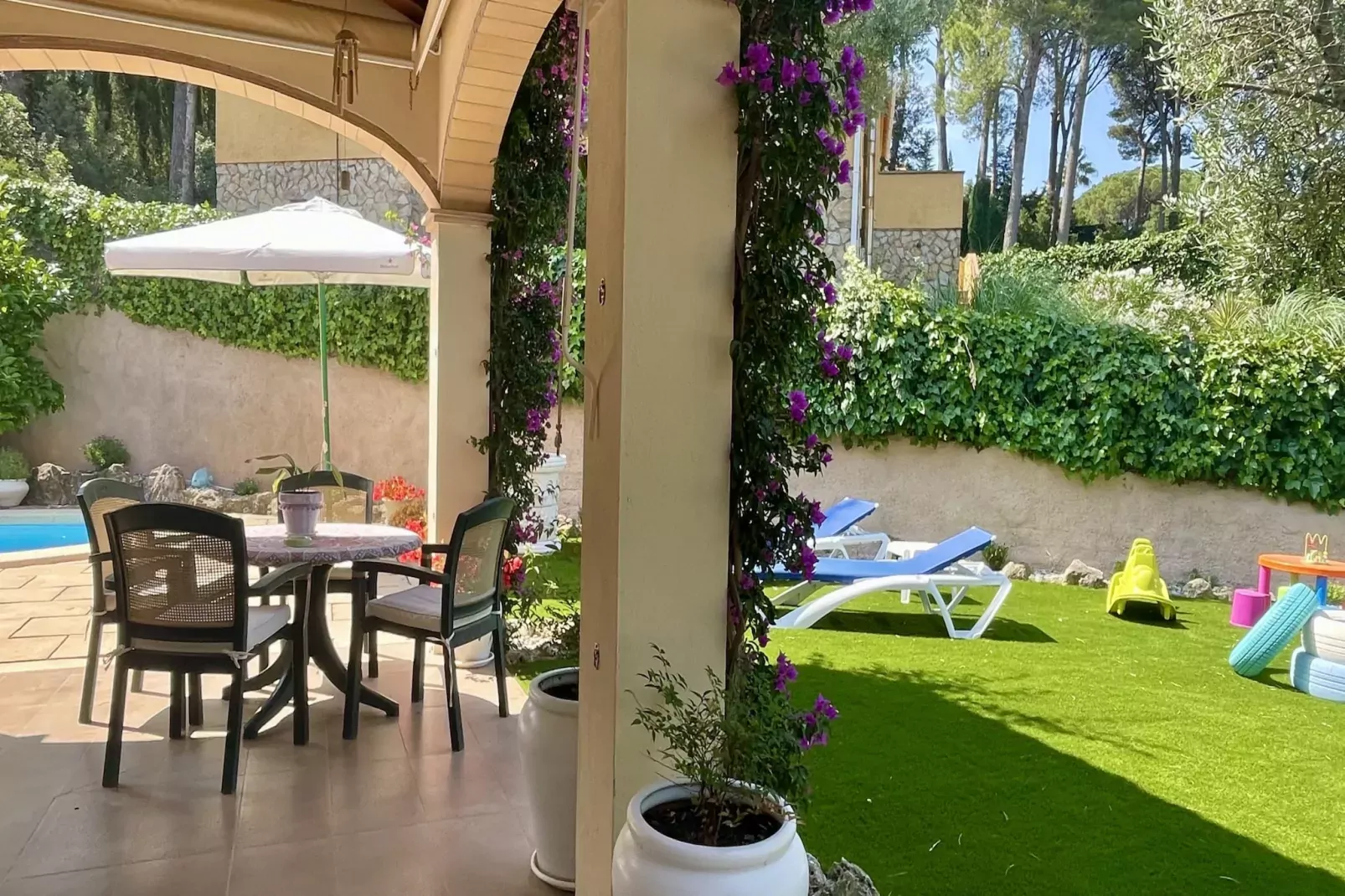 VILLA PINEDA 5-Terrasbalkon