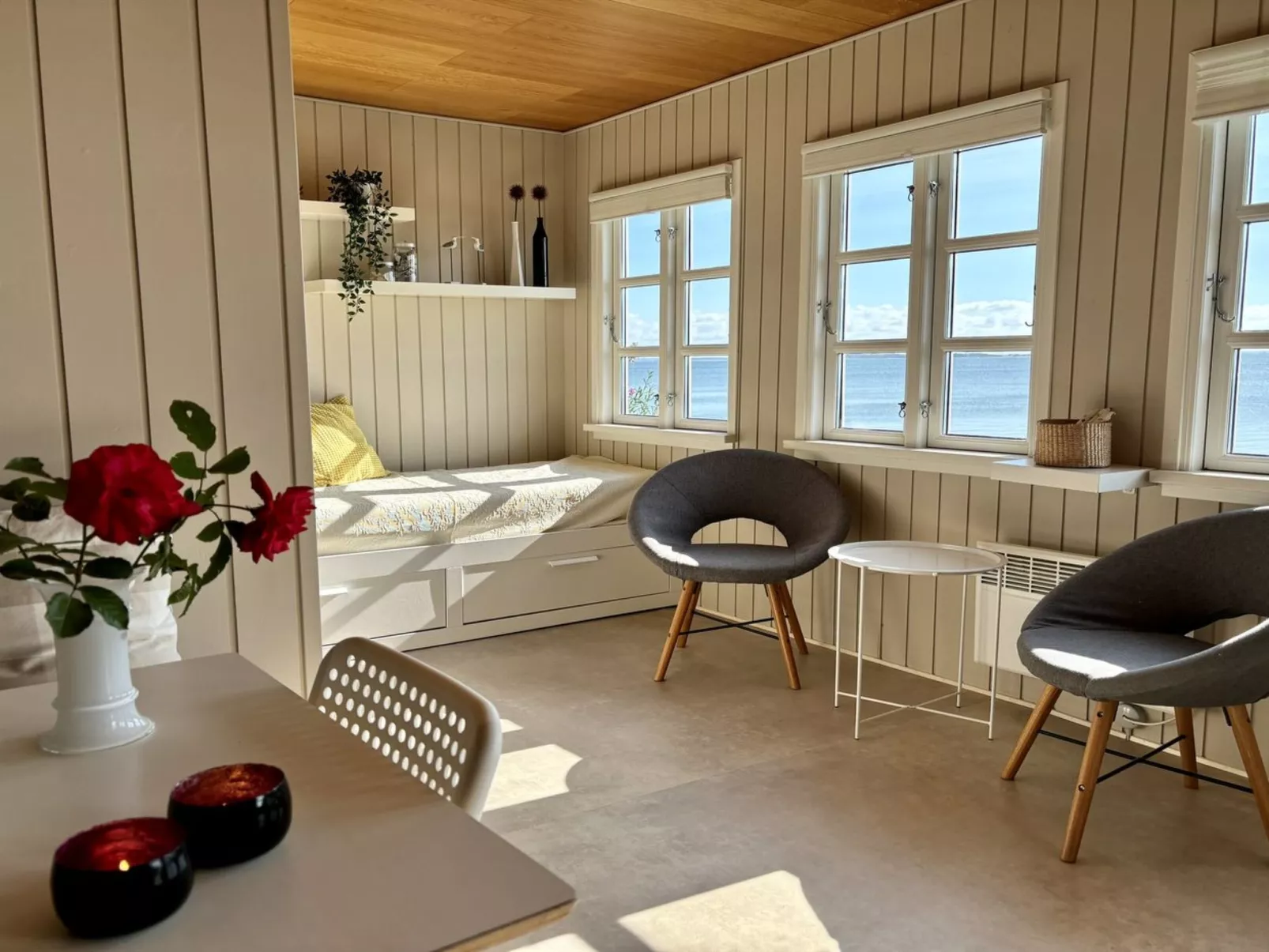 "Drifa" - 20m from the sea
