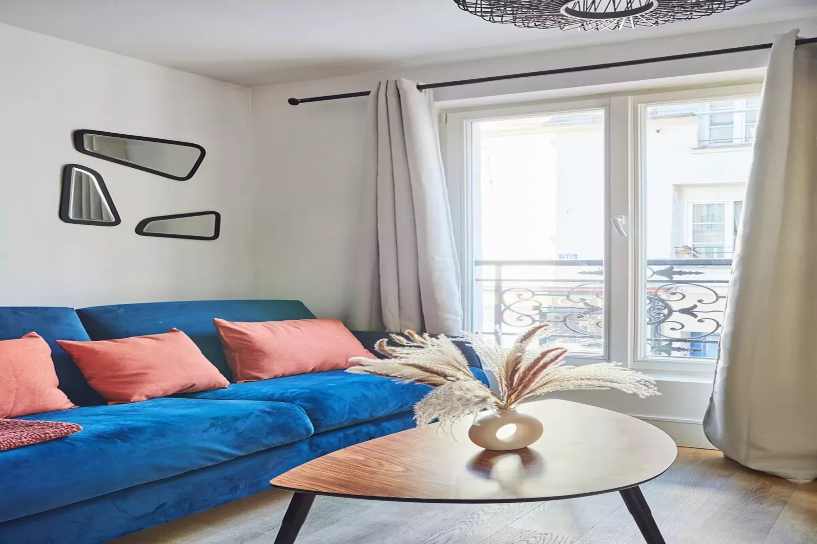 RIVOLI 2 VRBO-Image-tags.