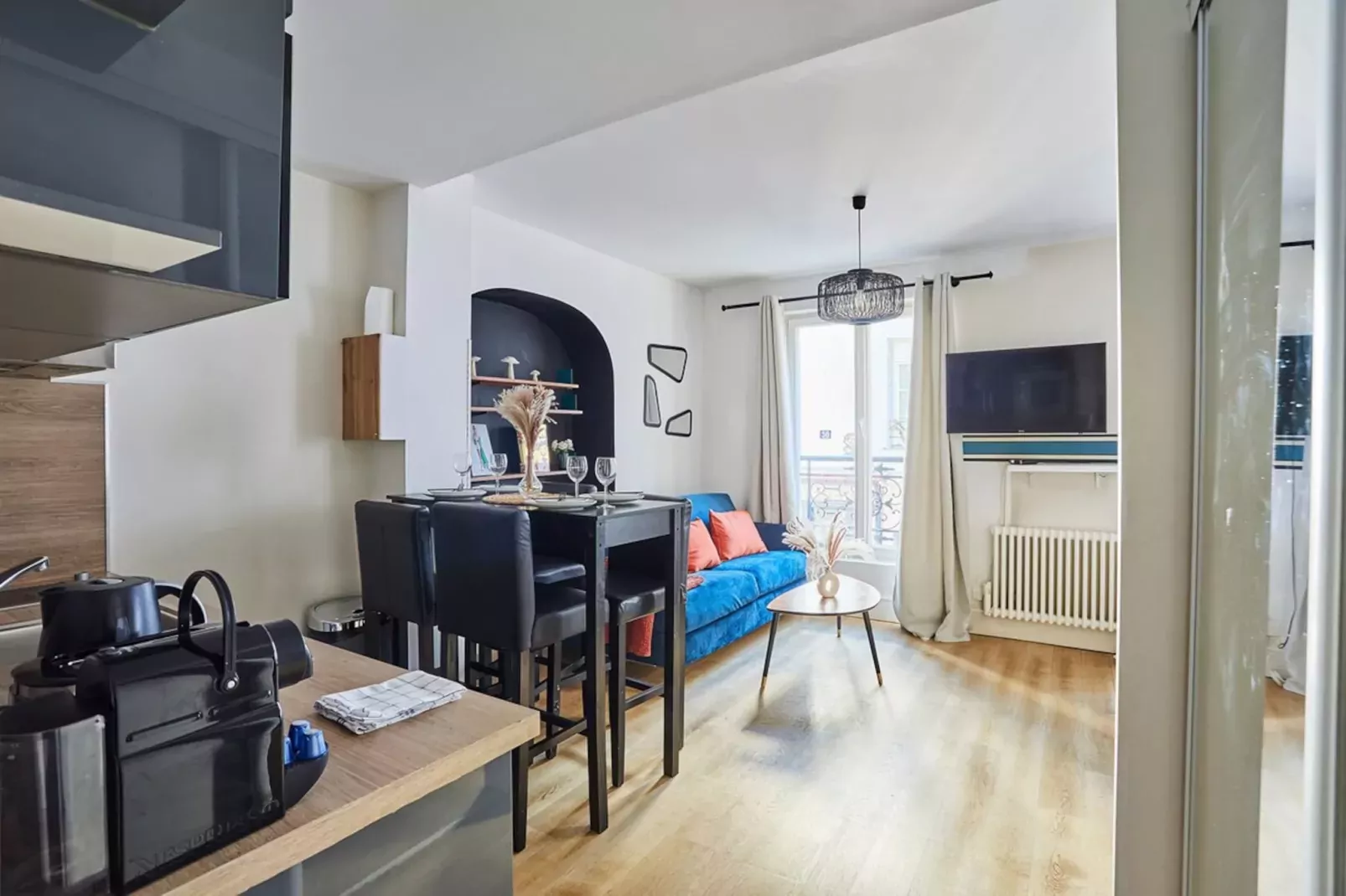 RIVOLI 2 VRBO-Image-tags.