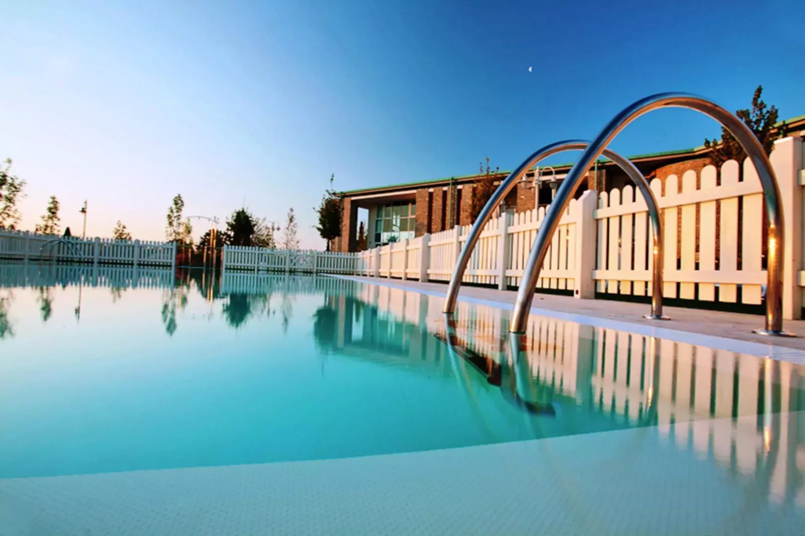 Chianti Village Morrocco B4-Zwembad