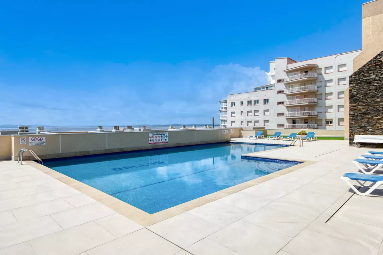 poolofhouse