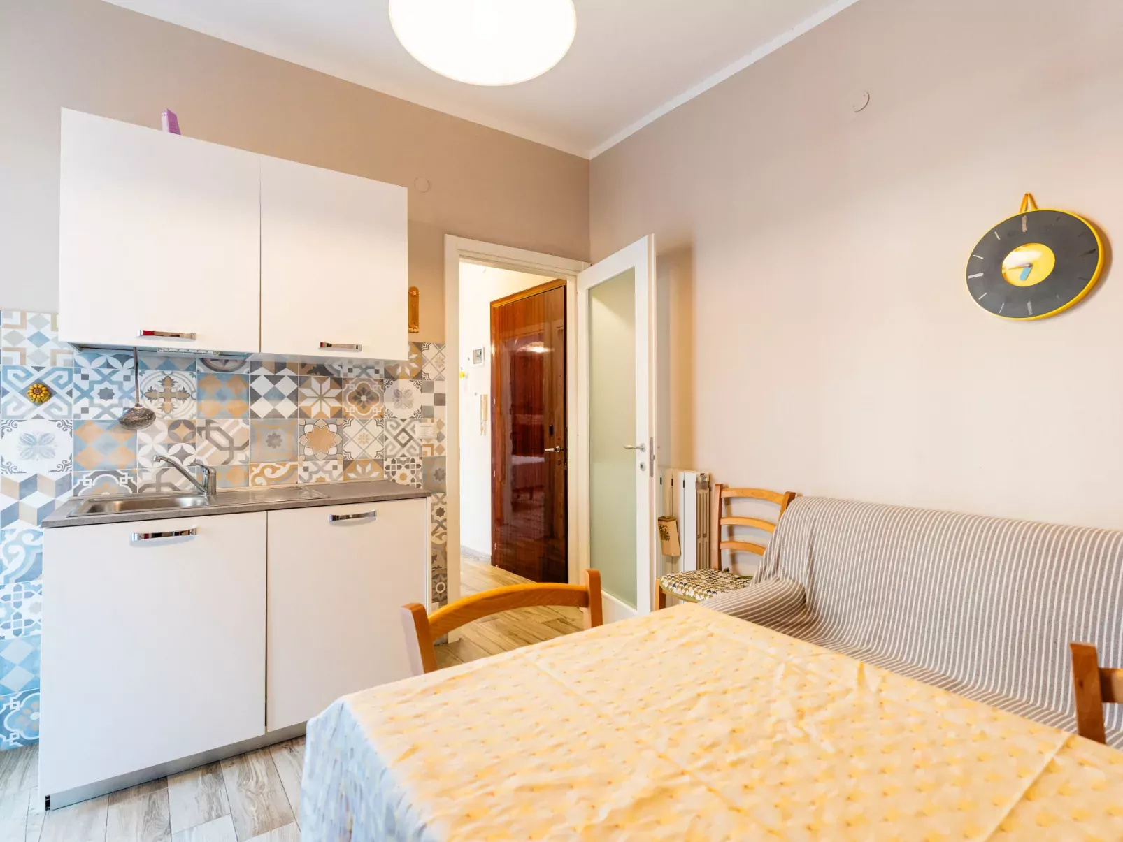 Maurizio's Place-Binnen