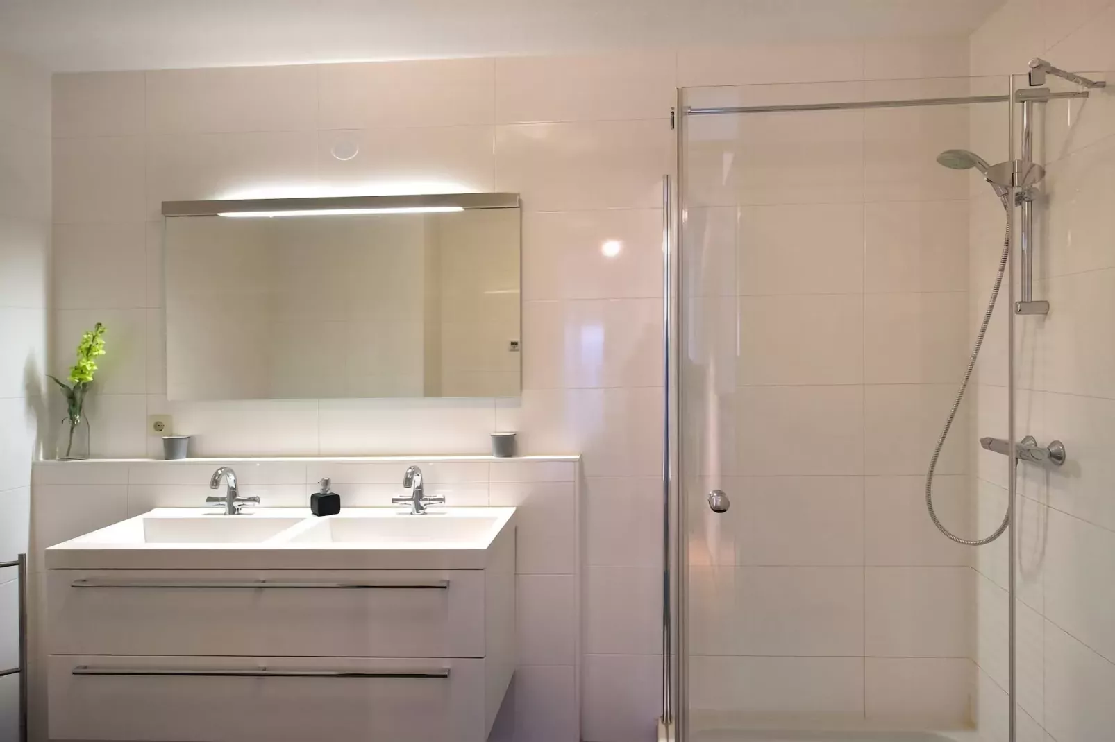 Scheveningen Harbour 36-Badkamer