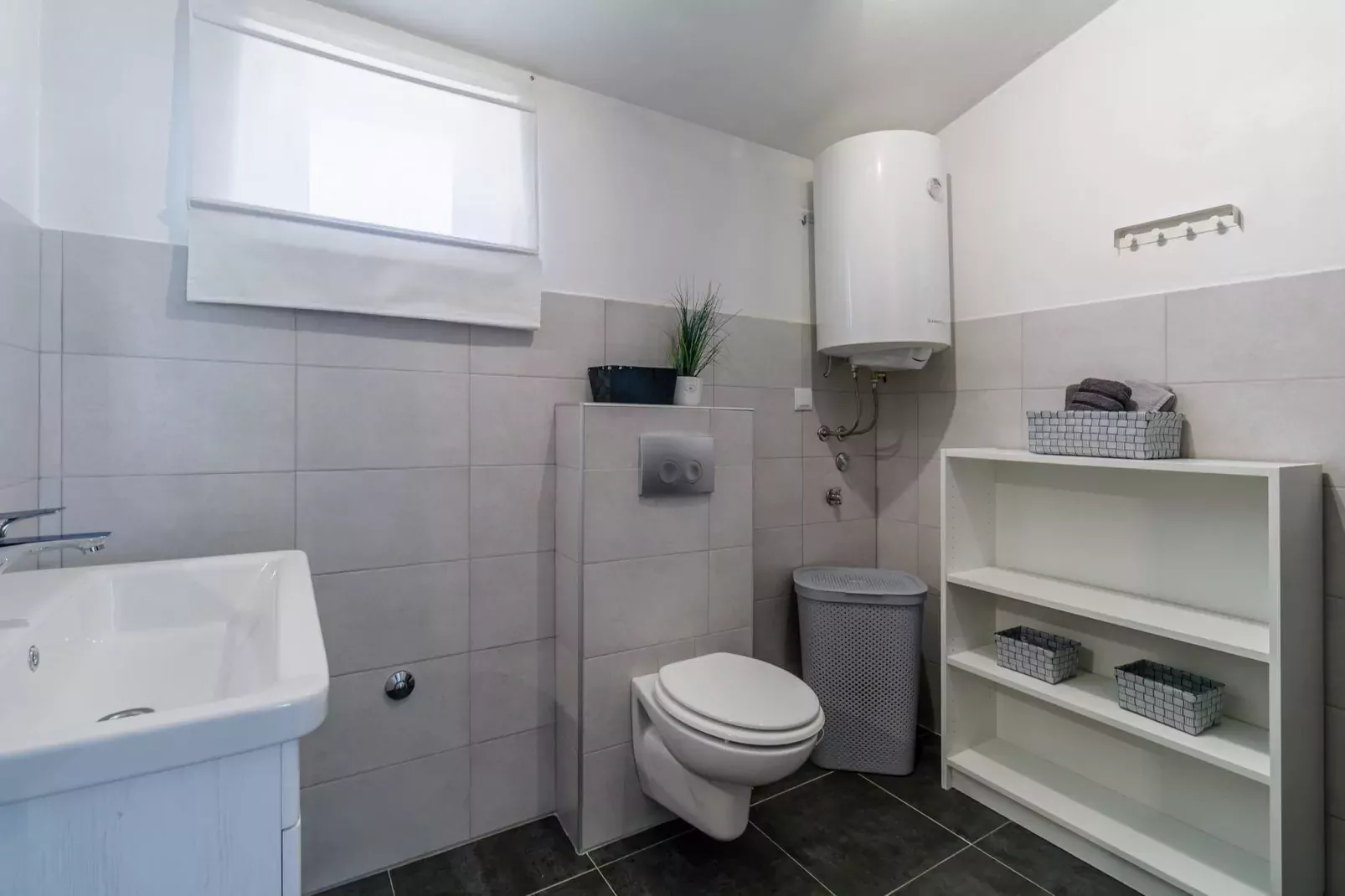 Holiday House Ulika with Private Pool-Badkamer