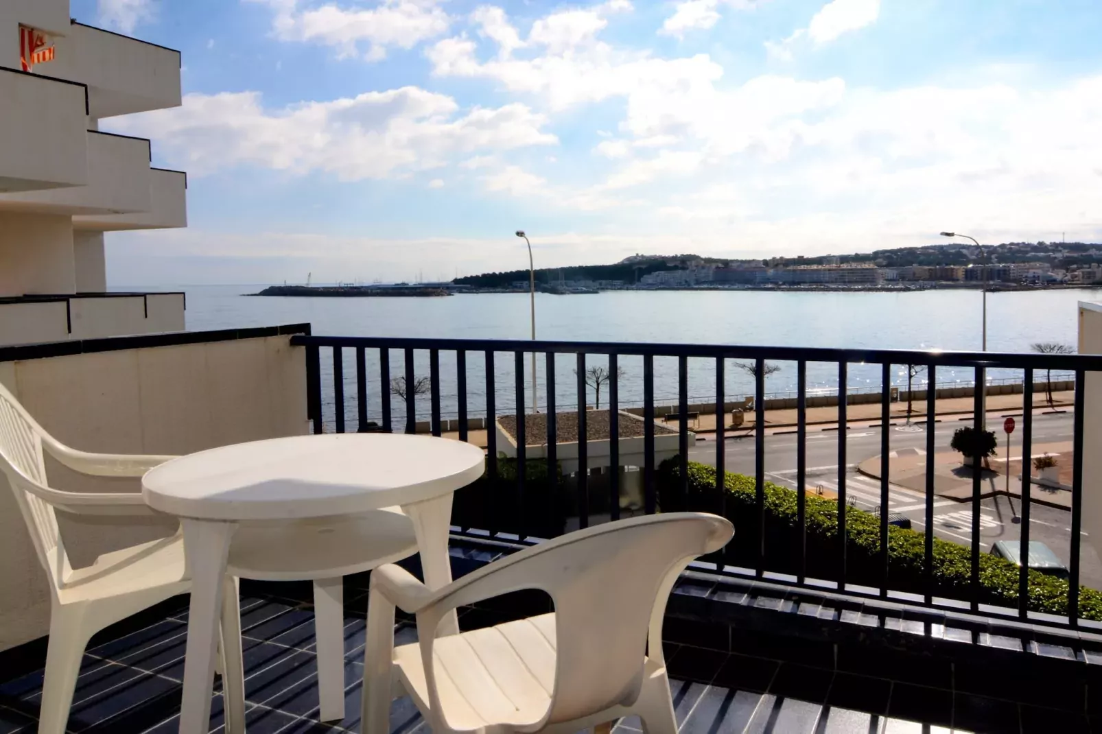 APARTMENT PASSEIG DEL MAR 18-Buitenlucht