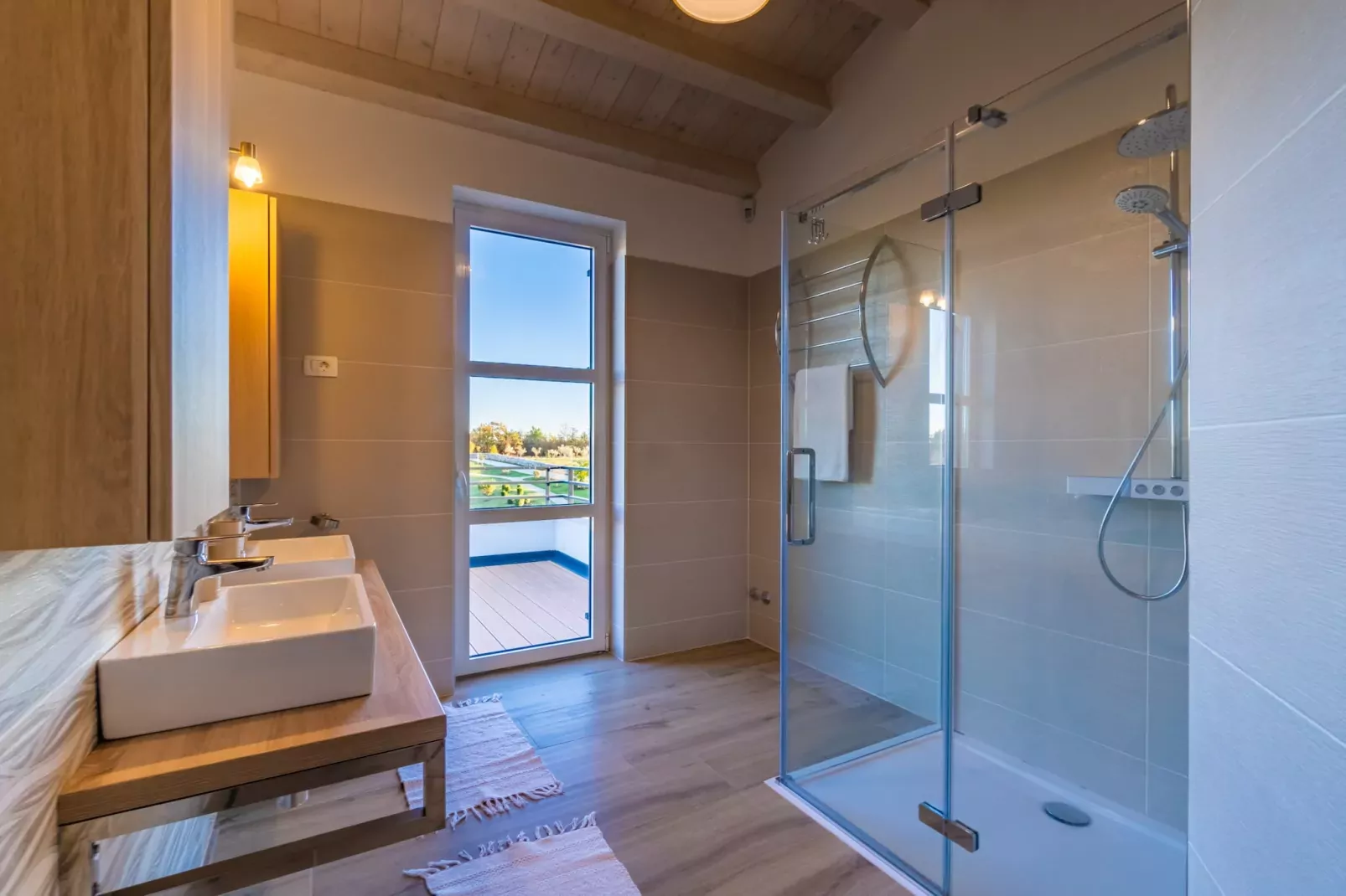 Villa Arkaim with Private Pool-Badkamer